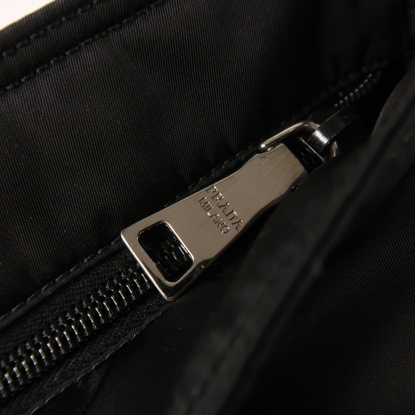 PRADA 尼龍2 Way Shoulder銀扣手挽肩背兩用袋