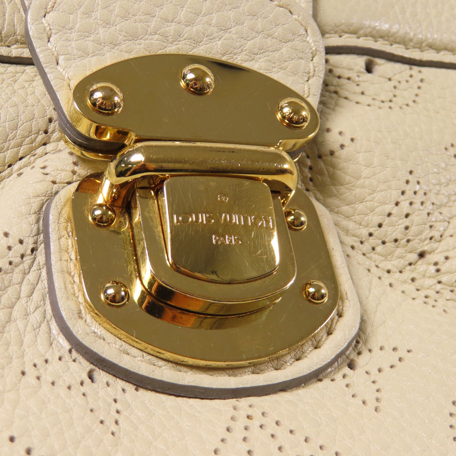 LOUIS VUITTON 【激減優惠】Mahina Cirrus MM金扣手挽袋米色