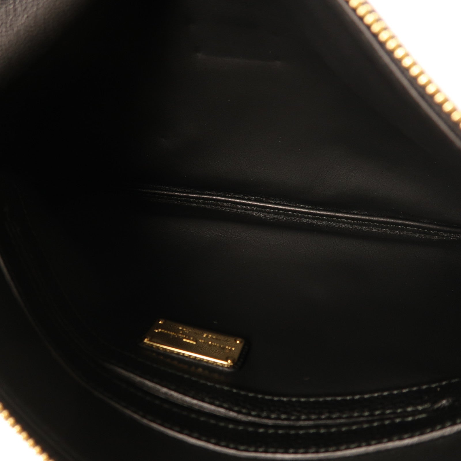 Salvatore Ferragamo 牛皮皮革Pouch金扣手拿包