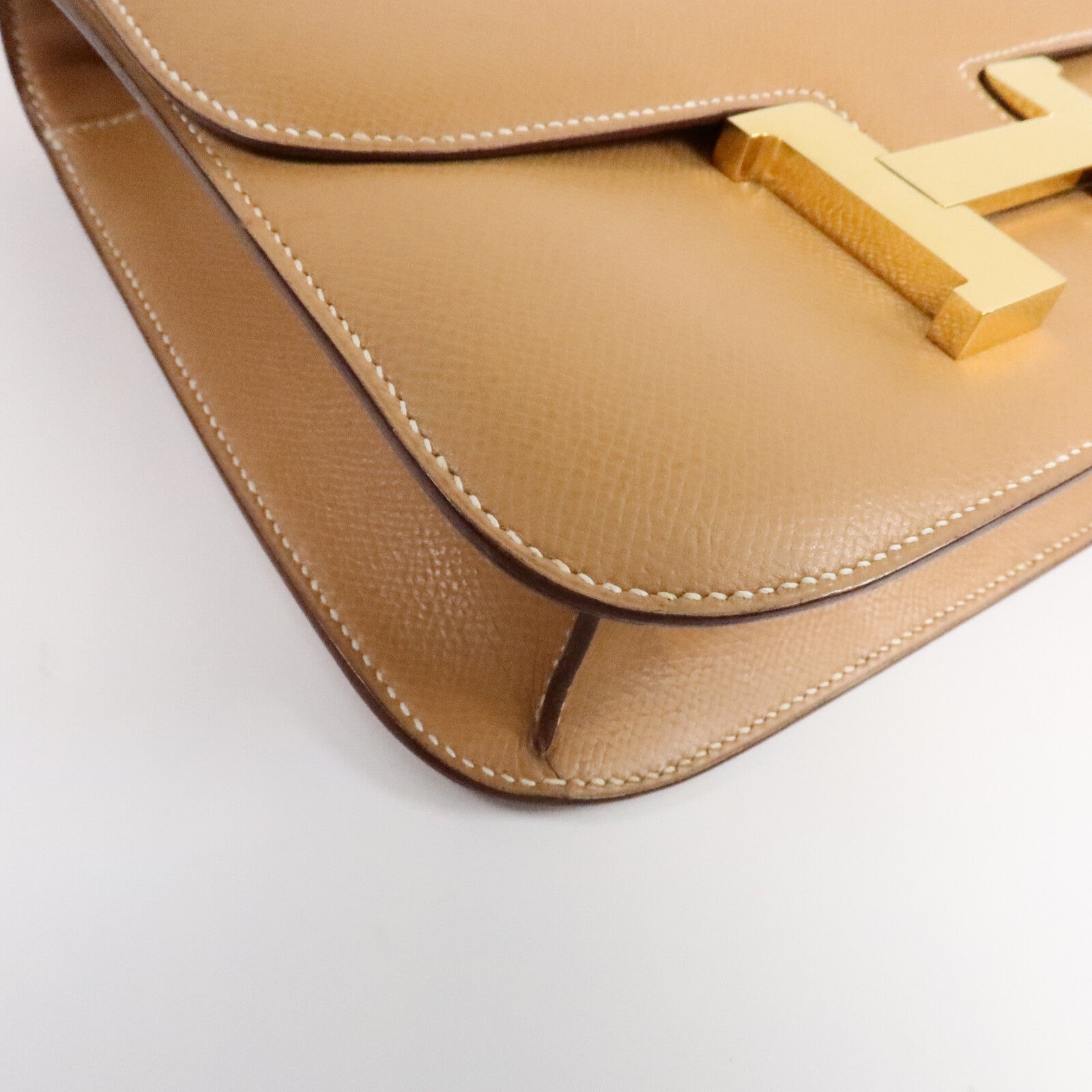 HERMES Epsom皮革Constance 24肩背袋Naturel
