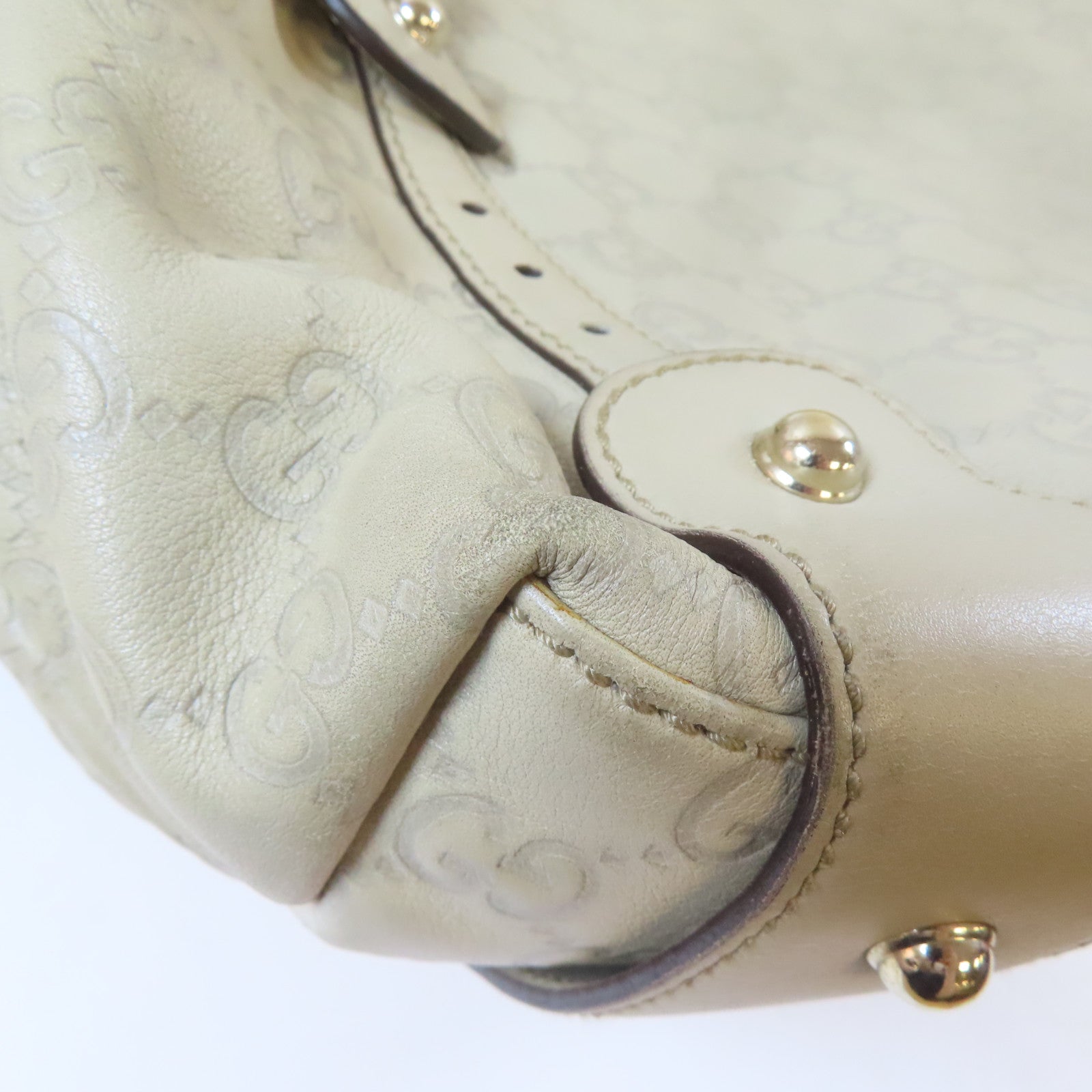 GUCCI 【清倉大減價】牛皮皮革Shoulder Bag銀扣肩背袋白色