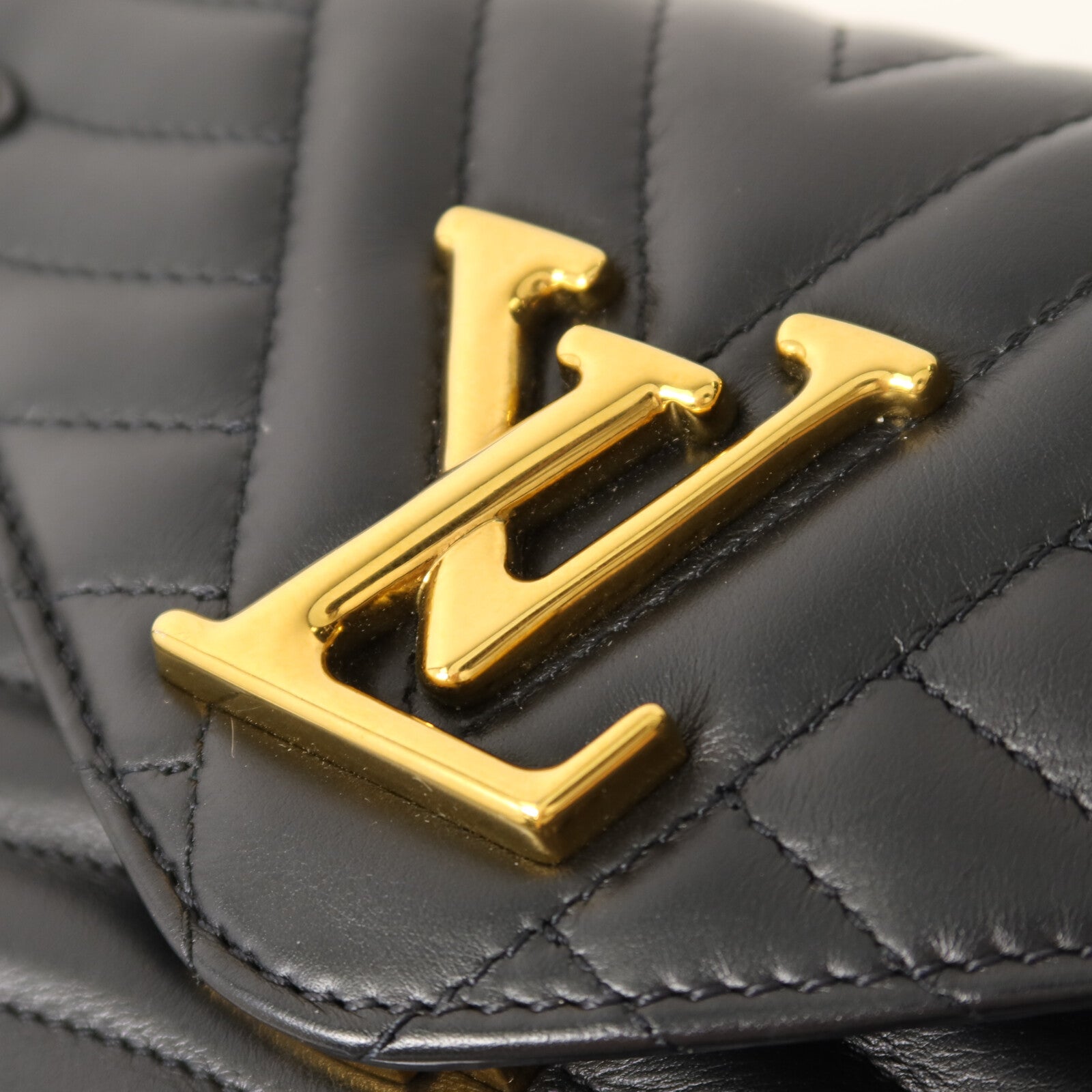 LOUIS VUITTON 牛皮皮革New Wave PM鏈帶手挽肩背兩用袋
