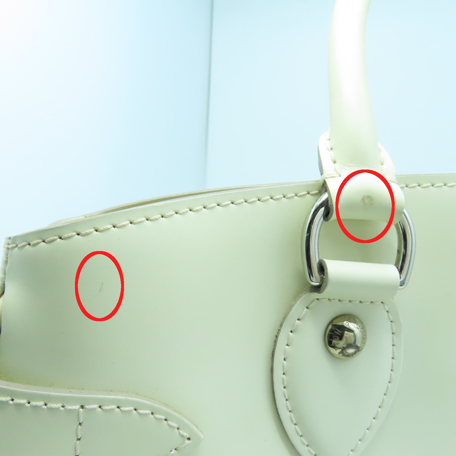 LOUIS VUITTON Epi Passy GM silver buckle handle bag white