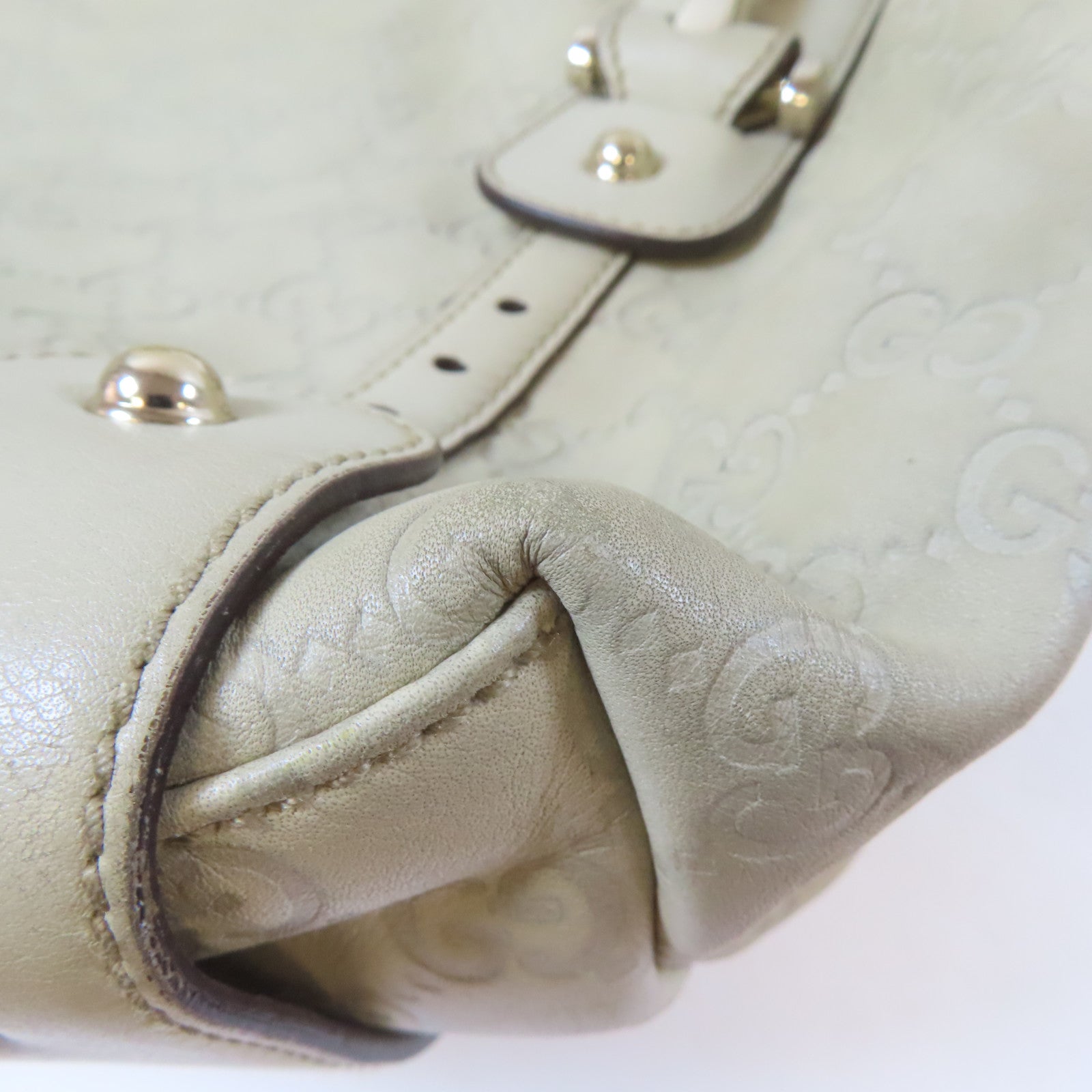 GUCCI 【清倉大減價】牛皮皮革Shoulder Bag銀扣肩背袋白色