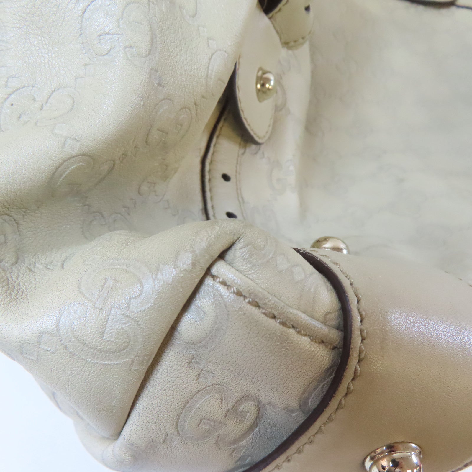 GUCCI 【清倉大減價】牛皮皮革Shoulder Bag銀扣肩背袋白色