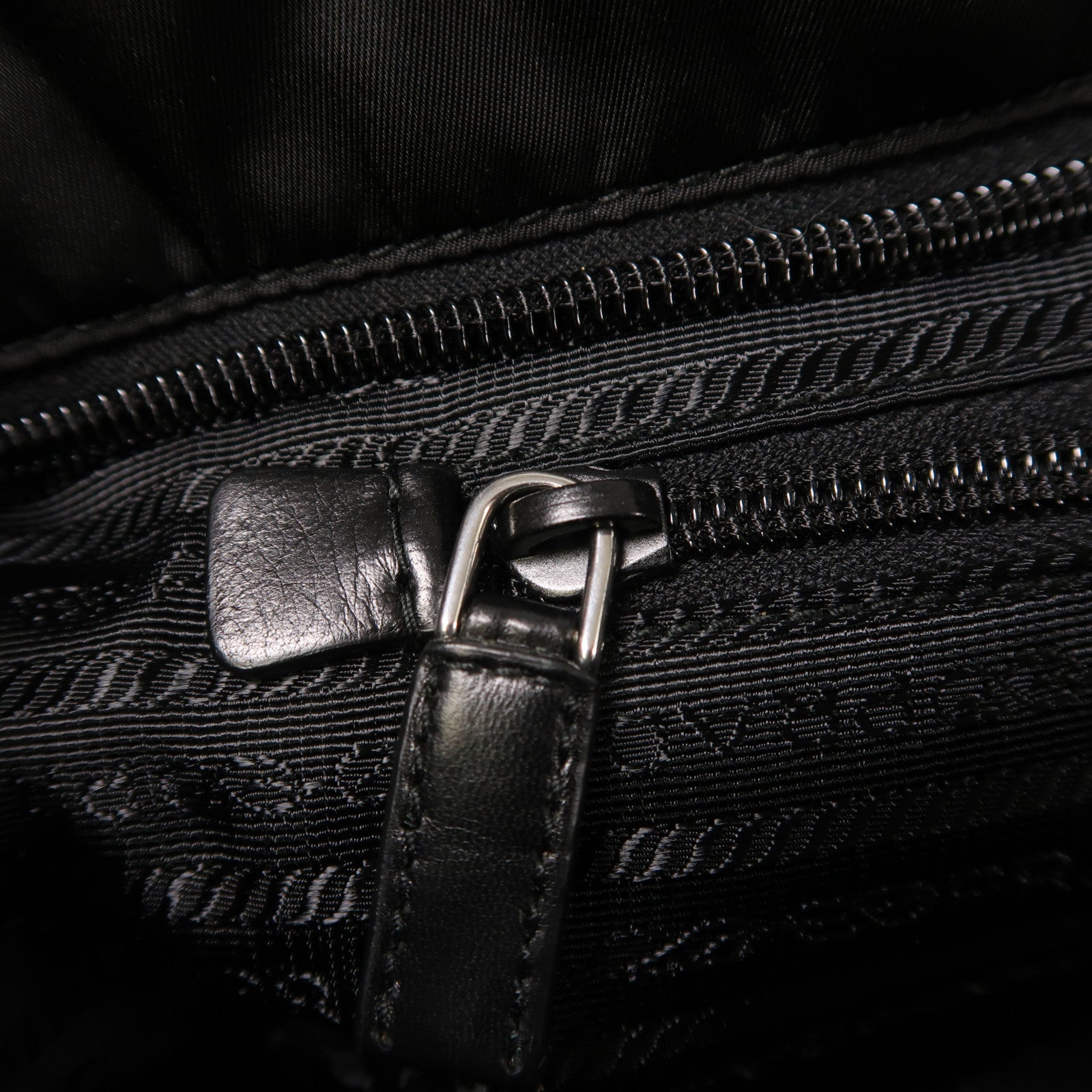 PRADA 尼龍2 Way Shoulder銀扣手挽肩背兩用袋