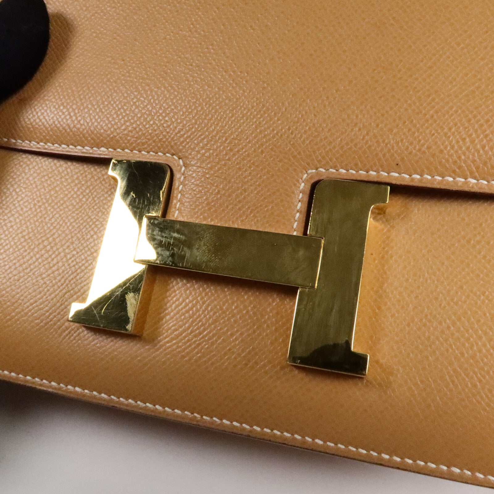 HERMES Epsom皮革Constance 24肩背袋Naturel