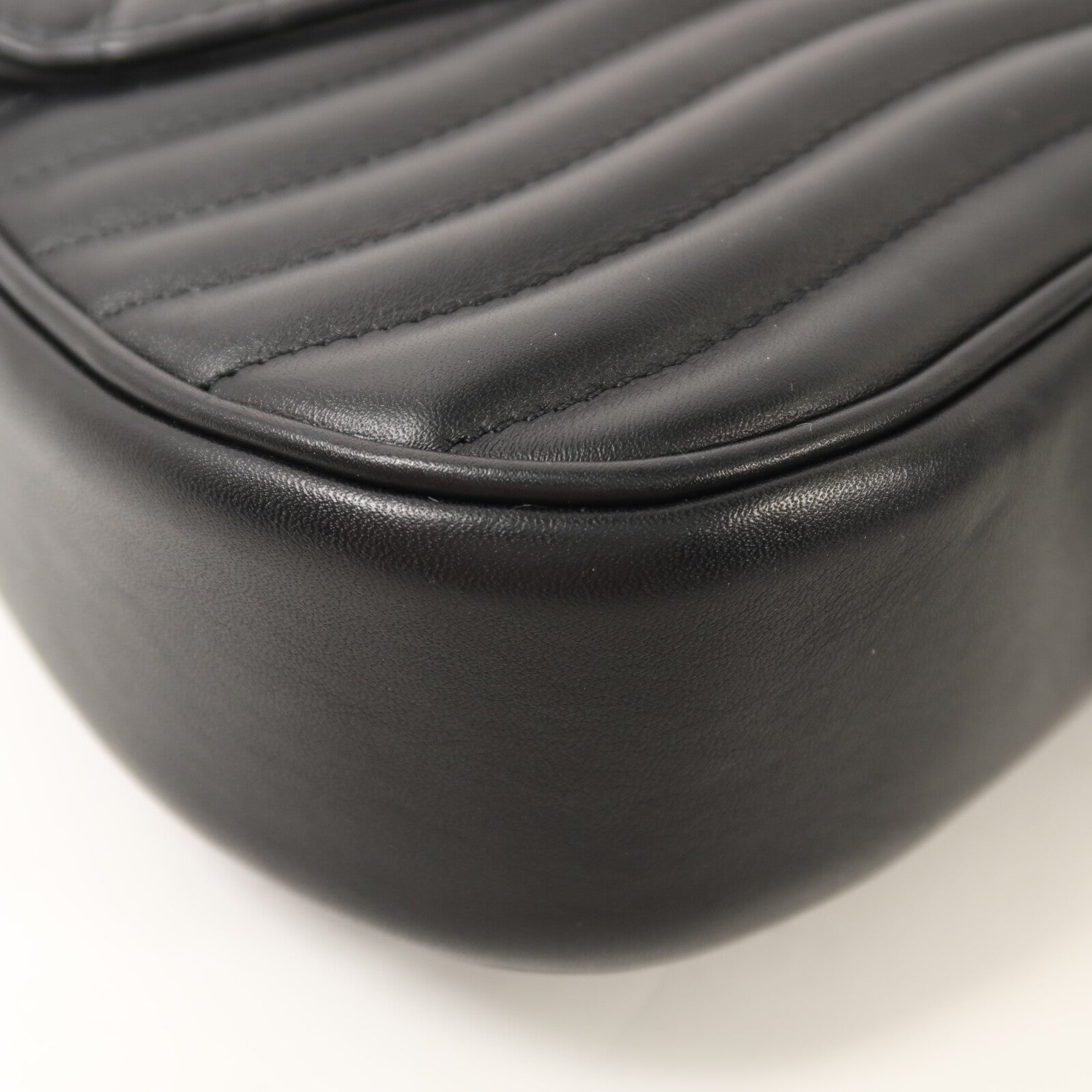 LOUIS VUITTON 牛皮皮革New Wave PM鏈帶手挽肩背兩用袋