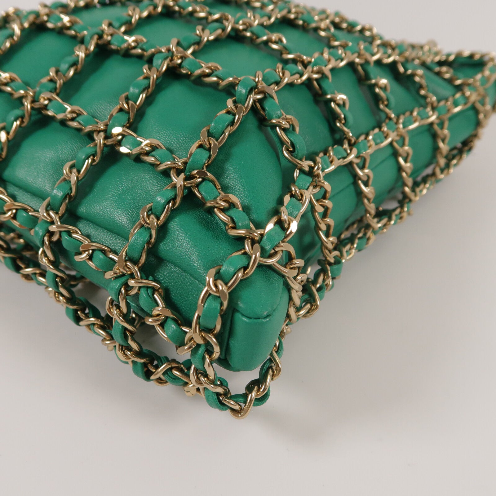 CHANEL 羊皮皮革Chain Cage Shopping Tote鏈帶肩背袋