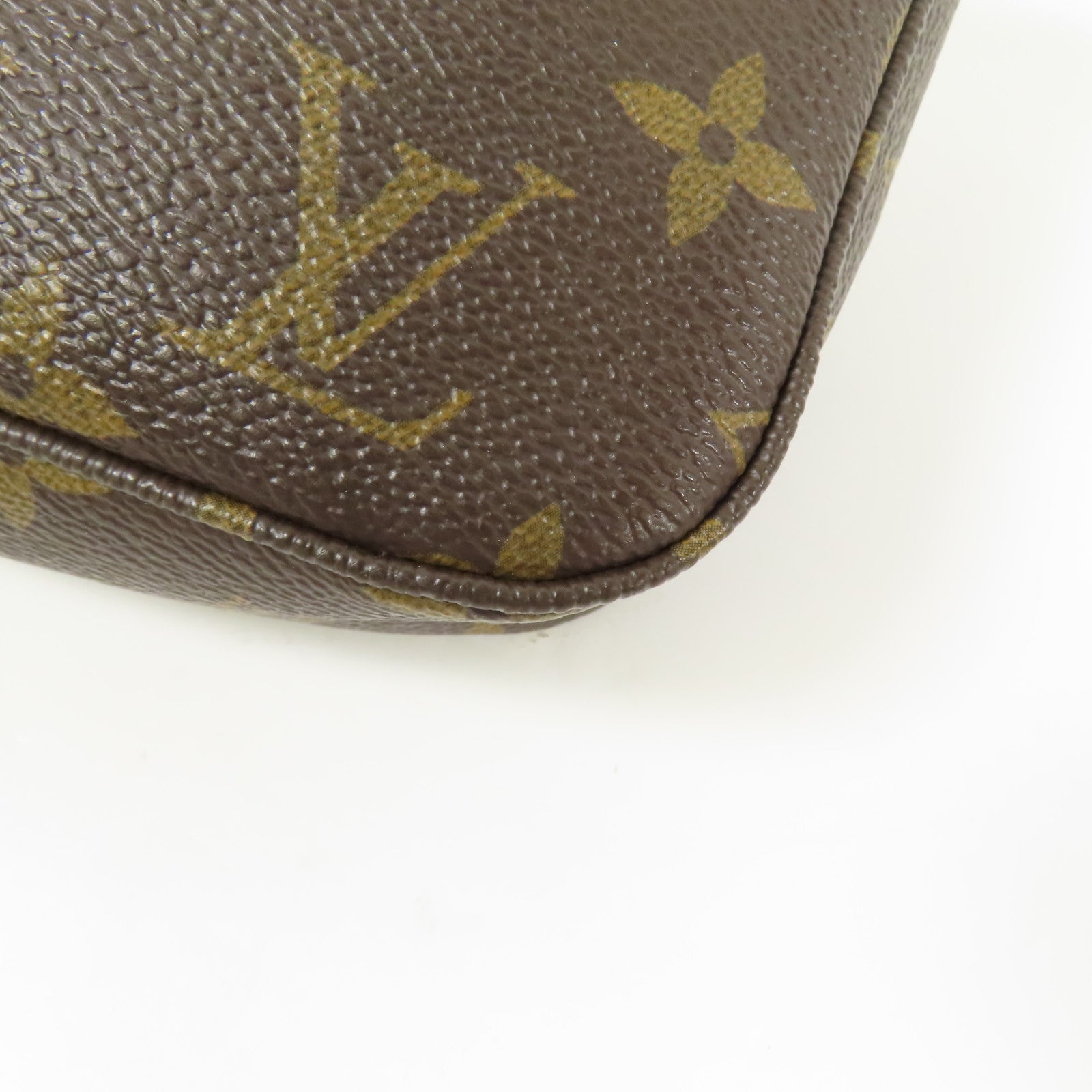 LOUIS VUITTON Monogram Pochette Accessoires金扣手拿包棕色