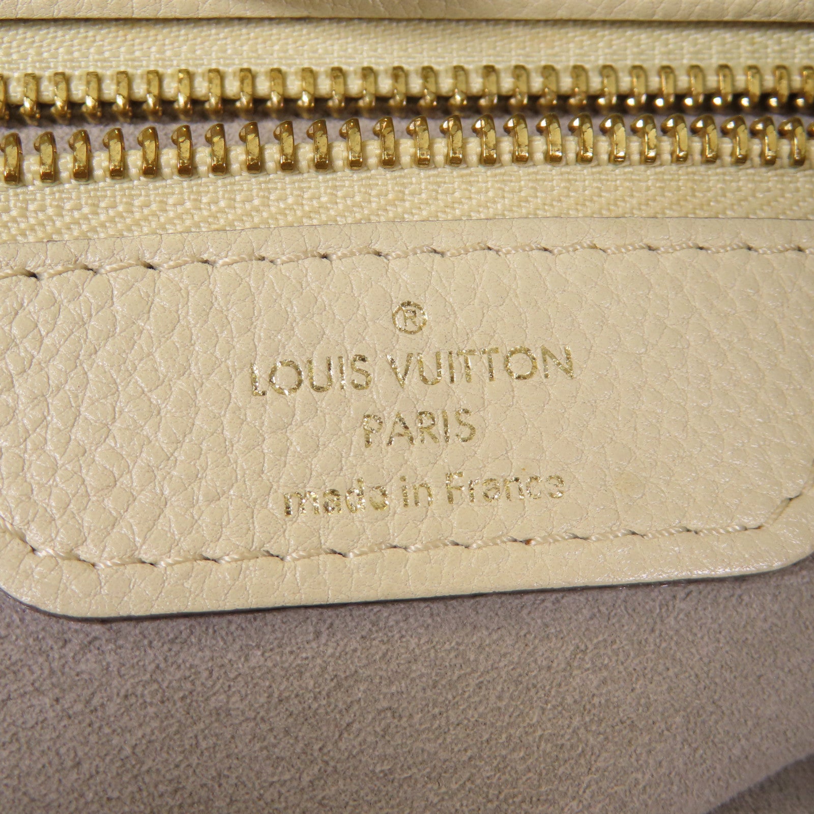 LOUIS VUITTON 【激減優惠】Mahina Cirrus MM金扣手挽袋米色