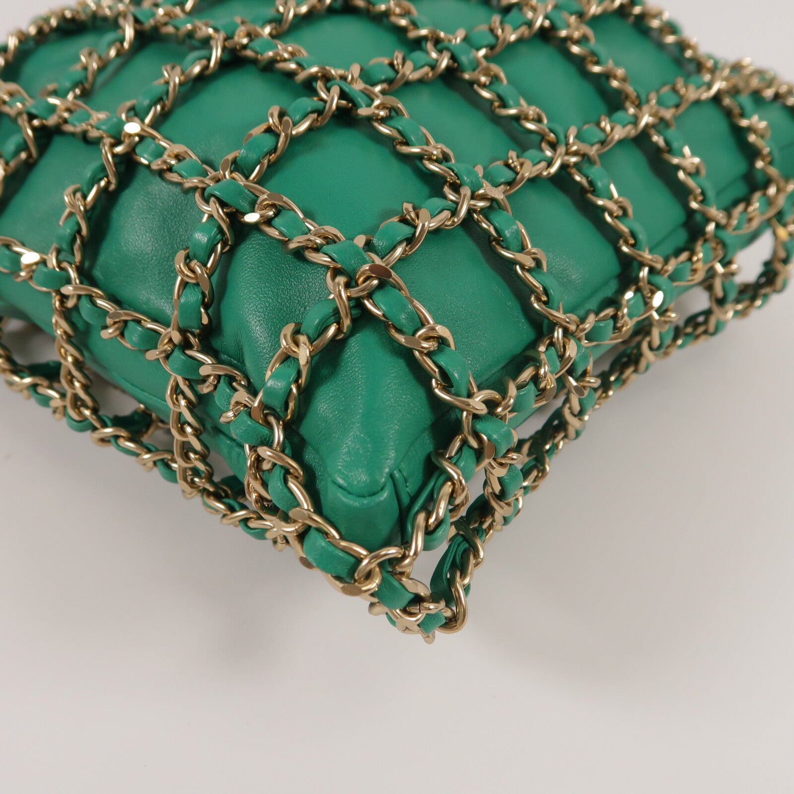 CHANEL 羊皮皮革Chain Cage Shopping Tote鏈帶肩背袋