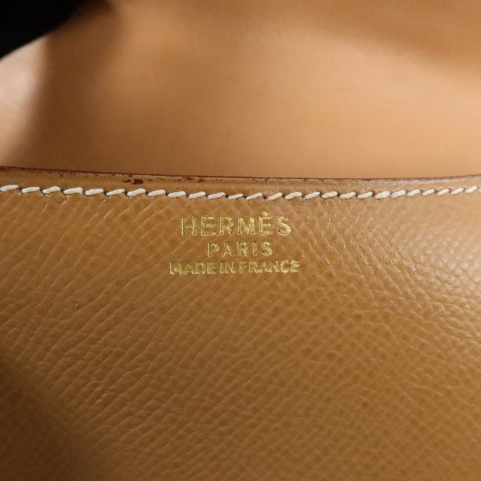 HERMES Epsom皮革Constance 24肩背袋Naturel