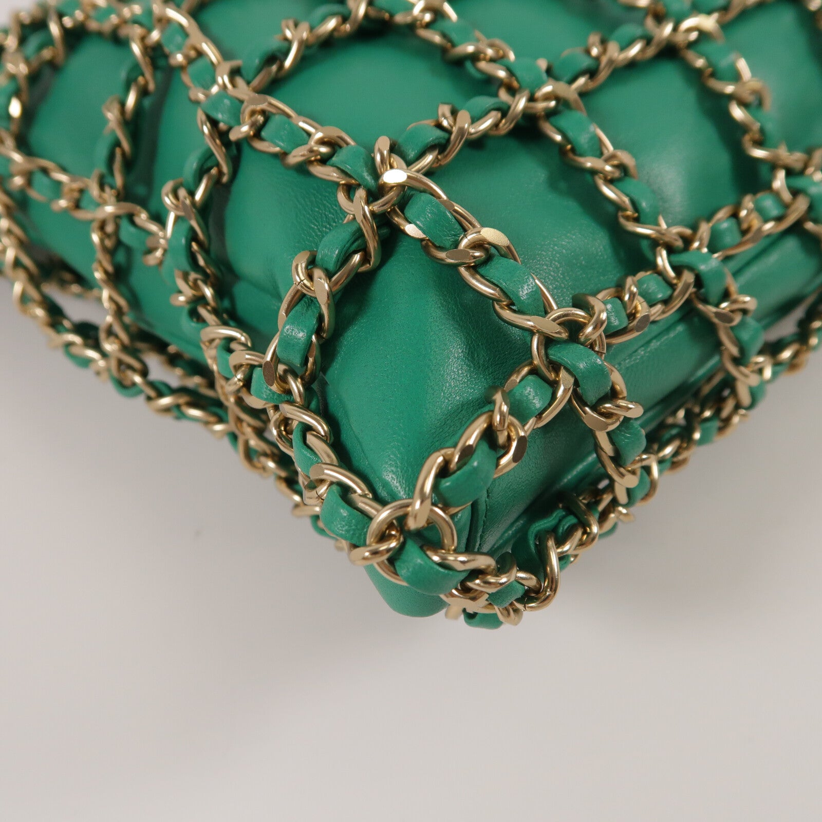 CHANEL 羊皮皮革Chain Cage Shopping Tote鏈帶肩背袋