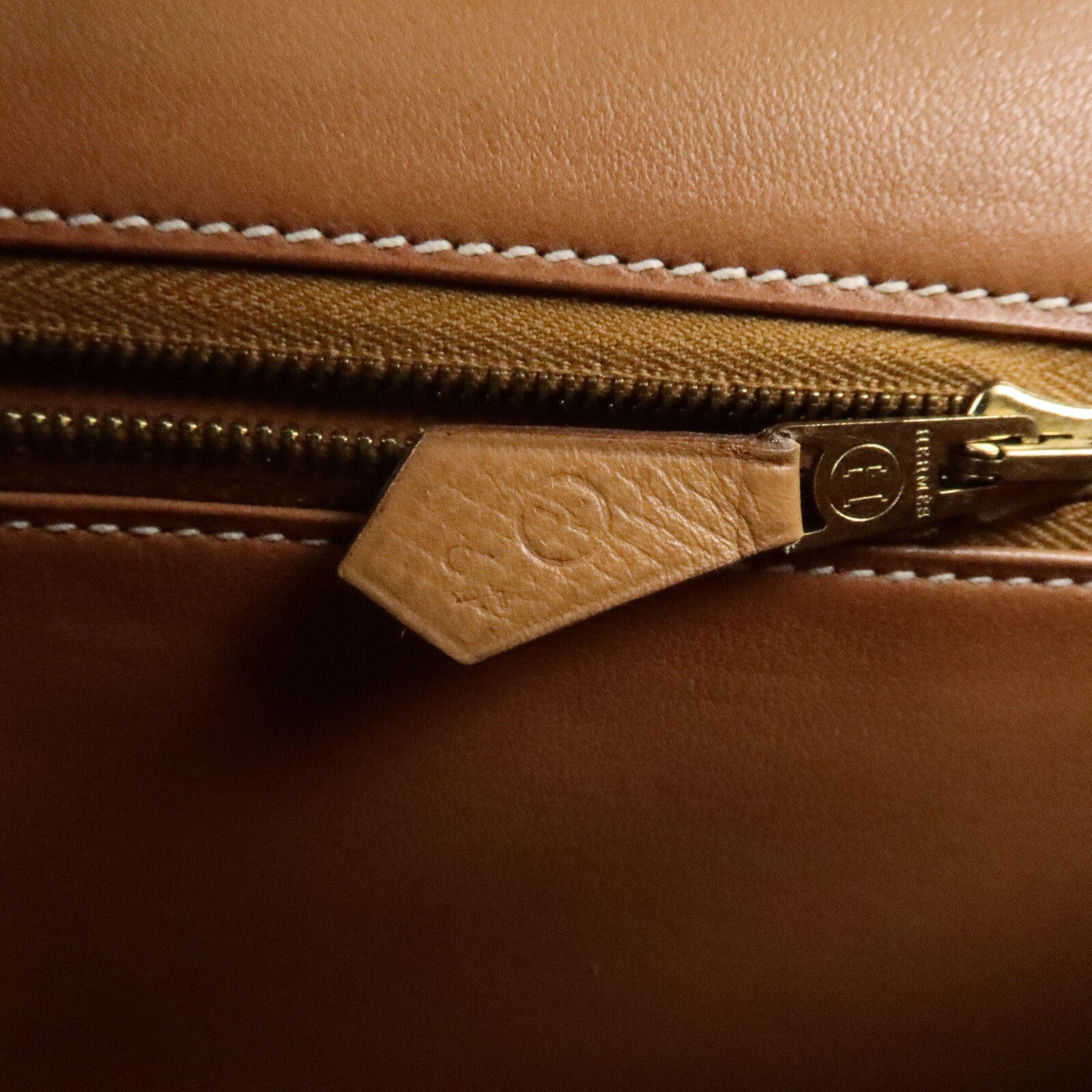 HERMES Epsom皮革Constance 24肩背袋Naturel