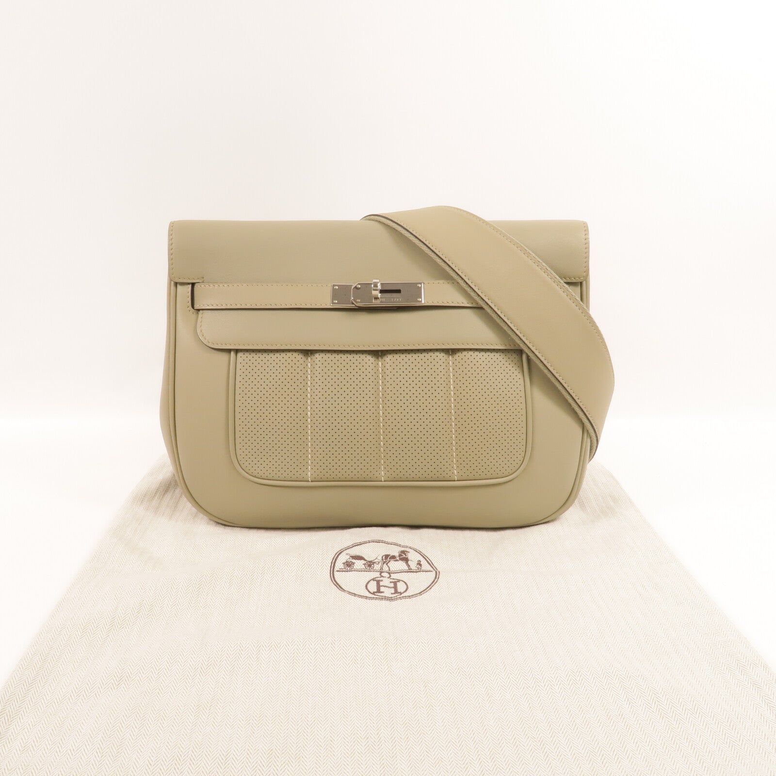 HERMES Swift皮革Berline 28肩背袋Sauge