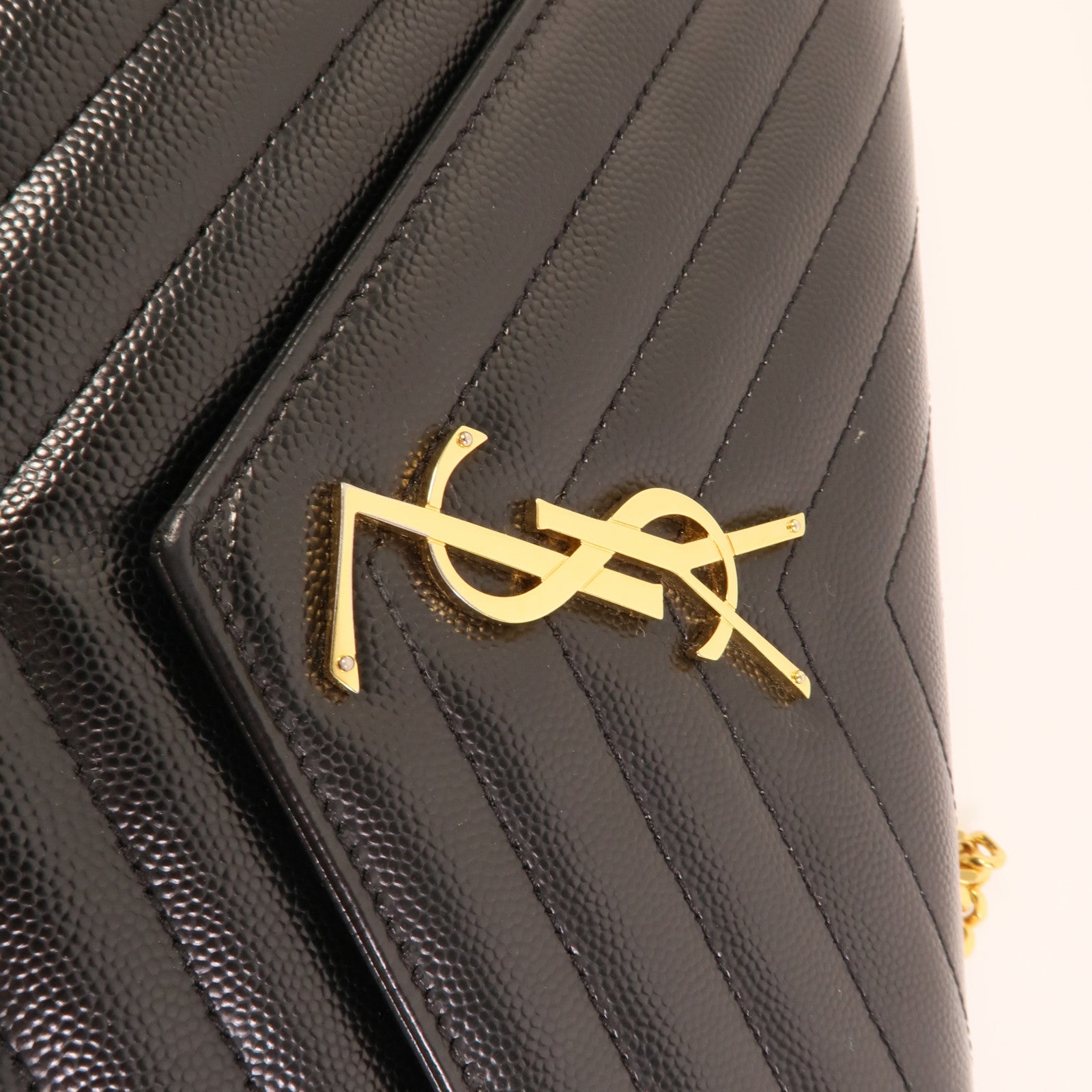 YVES SAINT LAURENT 牛皮皮革Cassandre Envelope鏈帶肩背袋