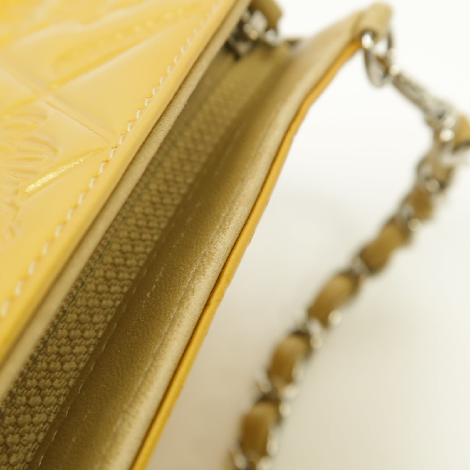 CHANEL 漆皮皮革Chain Shoulder Bag銀扣鏈帶肩背袋金色/米色