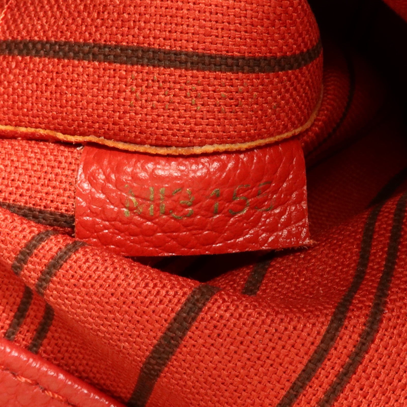 LOUIS VUITTON Monogram Empreinte Montaigne MM金扣肩背袋