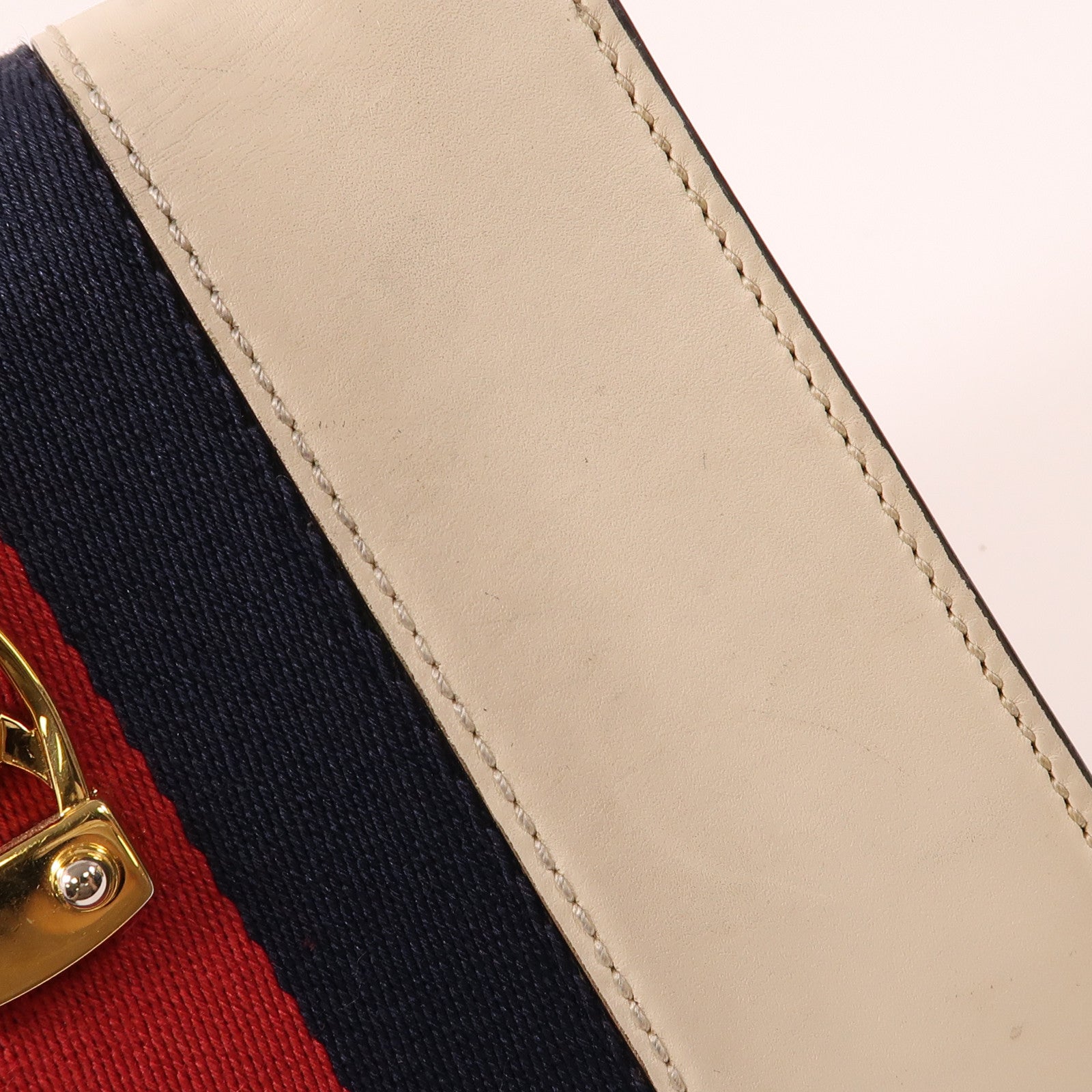 GUCCI 【激減優惠】牛皮皮革Sylvie金扣鏈帶肩背袋