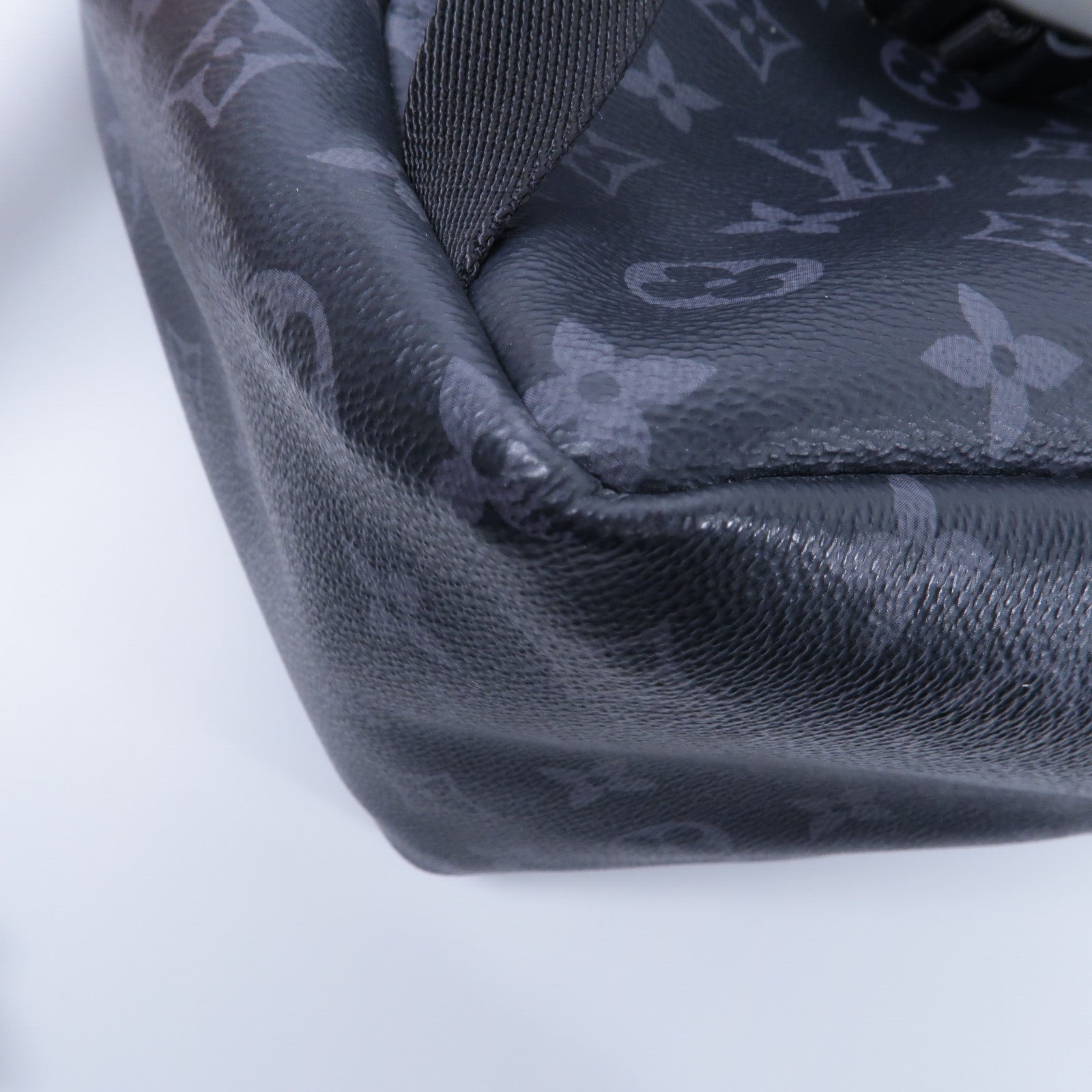 LOUIS VUITTON Monogram Eclipse Discovery PM背包