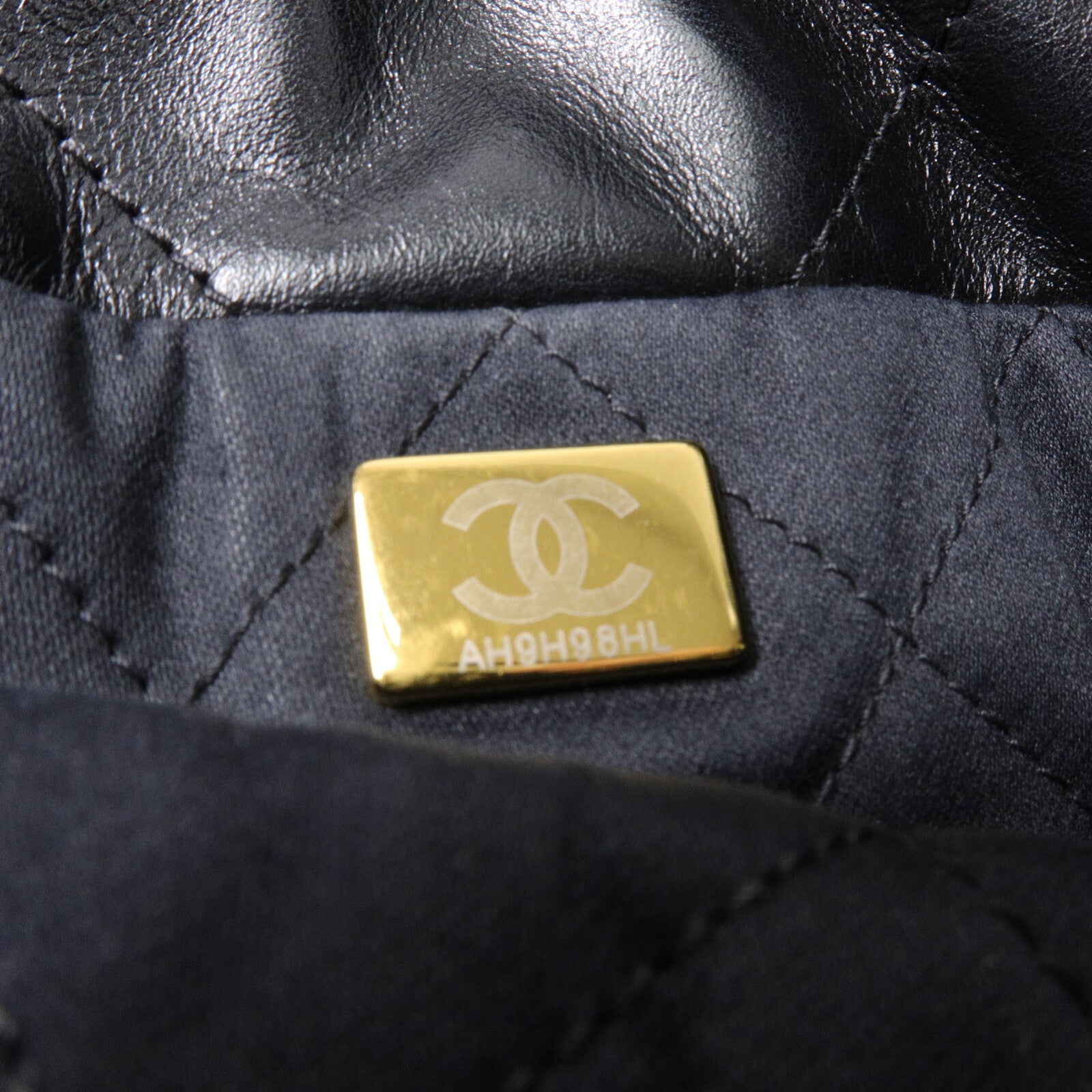 CHANEL 牛皮皮革Chanel 22 Mini鏈帶手挽肩背兩用袋