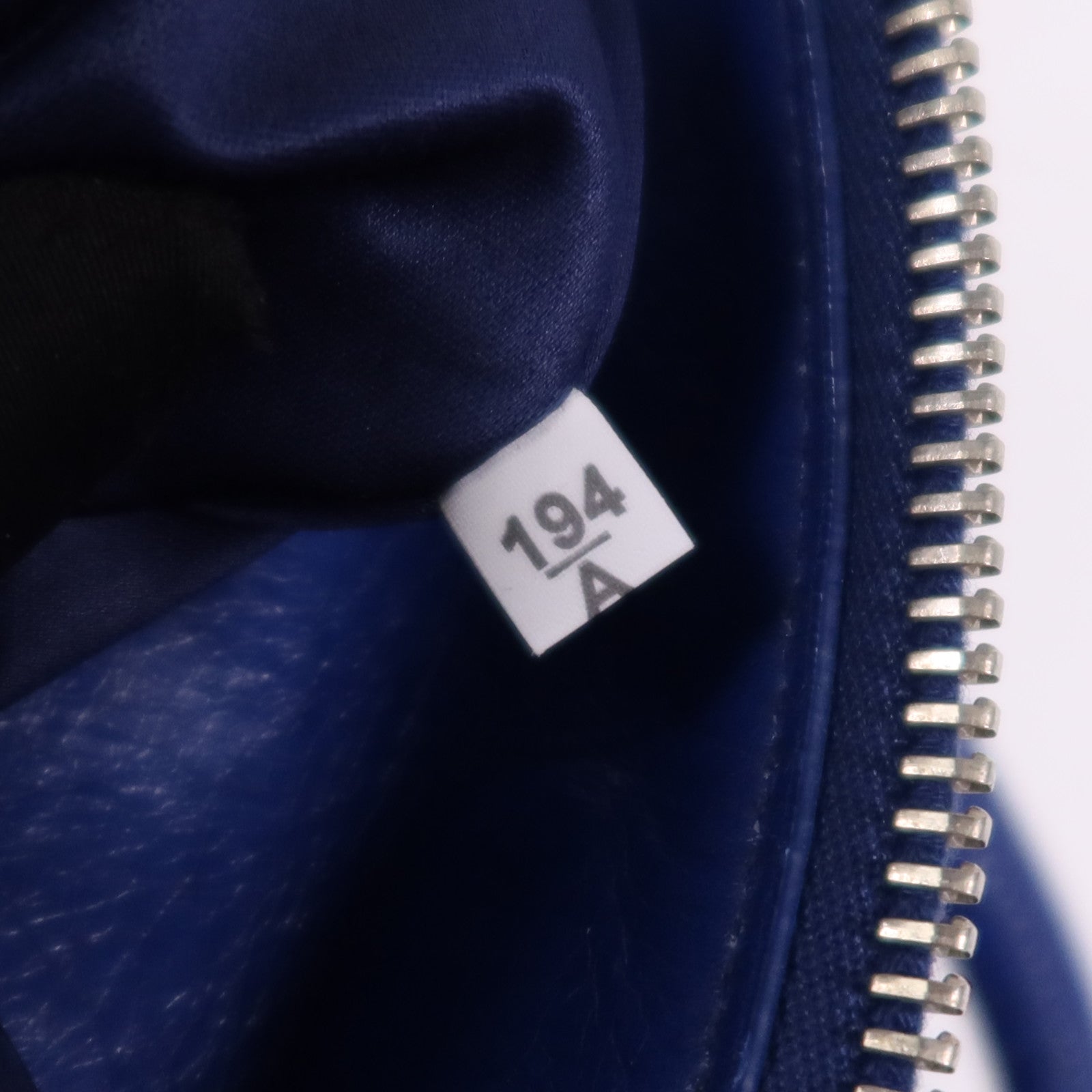 Miu Miu 牛皮皮革2 Way Shoulder Bag銀扣手挽肩背兩用袋