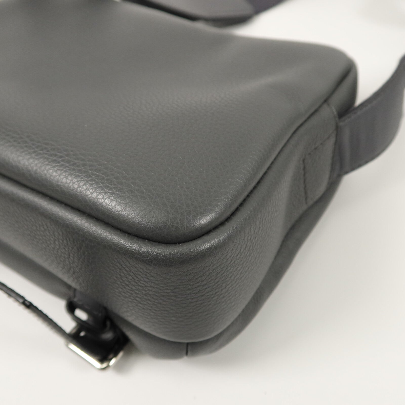 LOEWE 牛皮皮革Military Messenger XS肩背袋