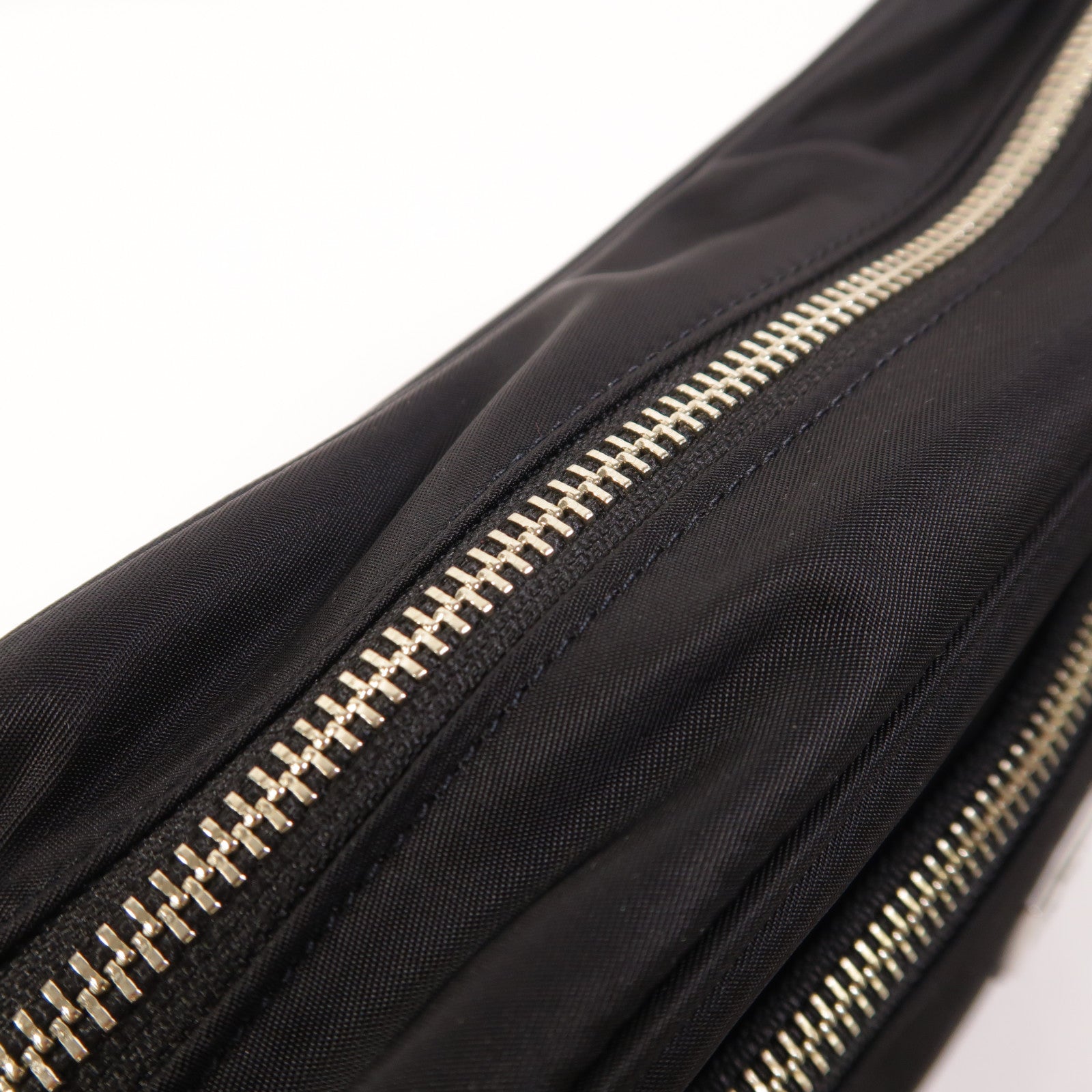 Tory Burch 尼龍Shoulder Bag銀扣肩背袋