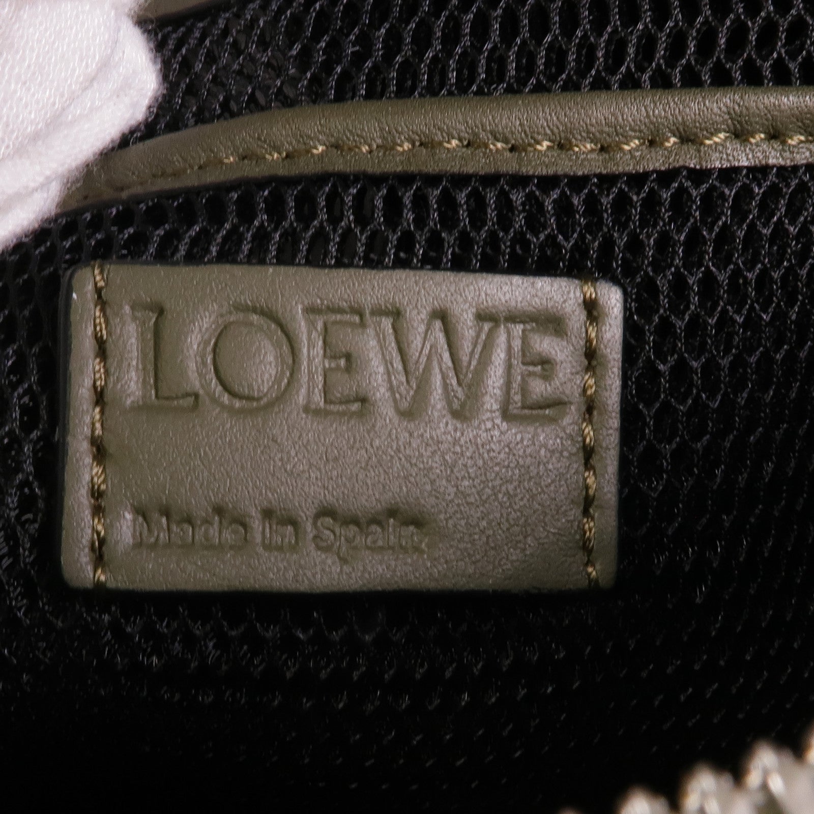LOEWE 牛皮皮革Puzzle Sling Bag銀扣肩背袋