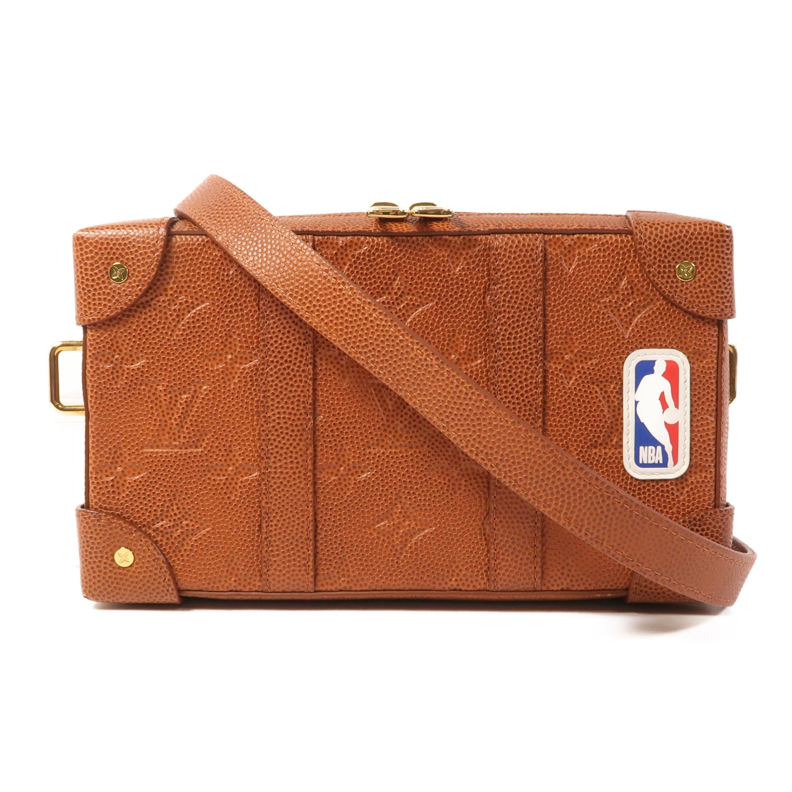 LOUIS VUITTON Monogram Taurillon LVxNBA Soft Trunk Wearable金扣肩背袋