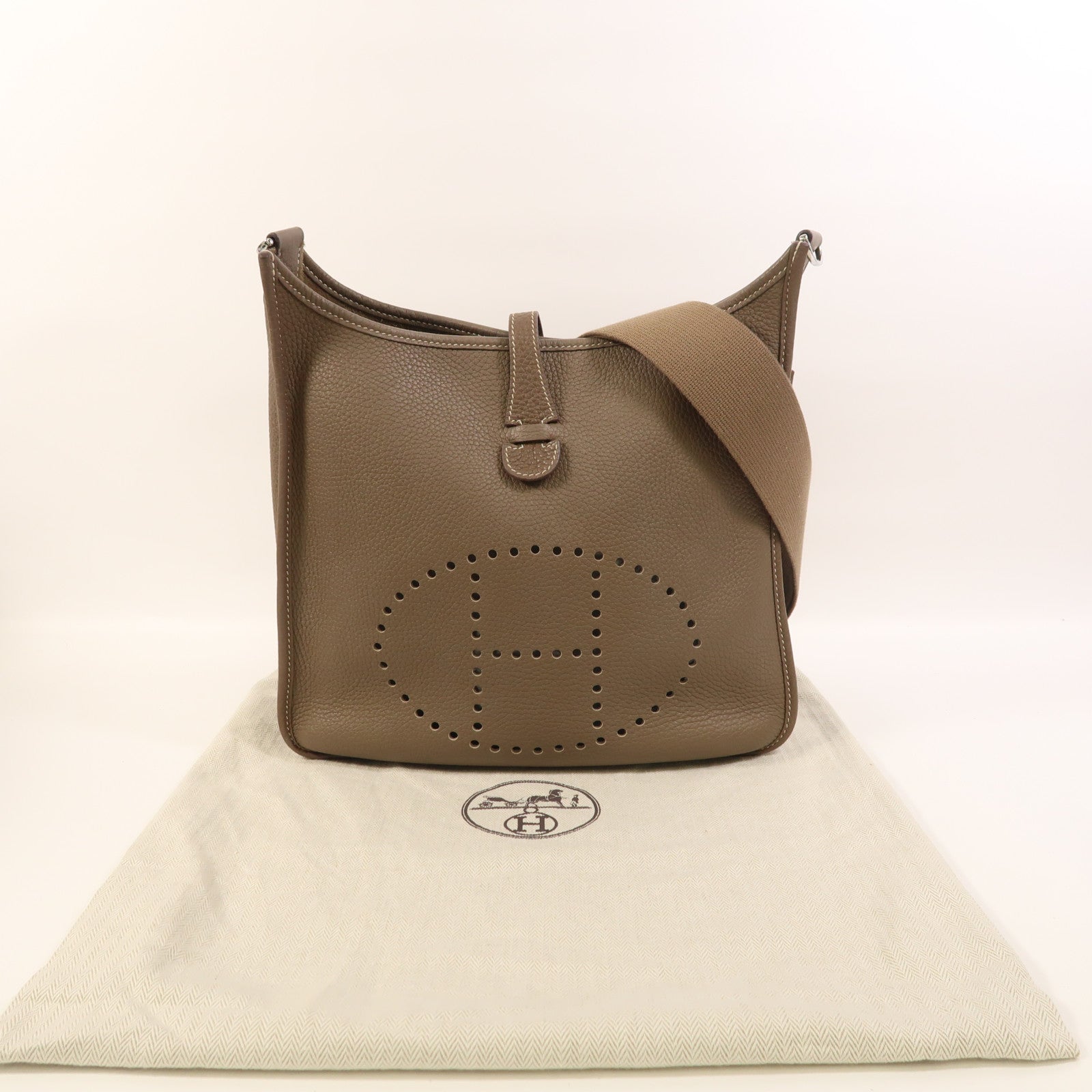 HERMES Clemence皮革Evelyne PM銀扣肩背袋Etoupe