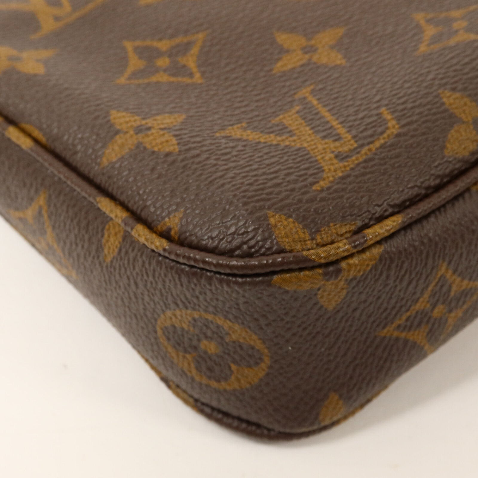 LOUIS VUITTON Monogram Pochette Accessoires鏈帶肩背袋