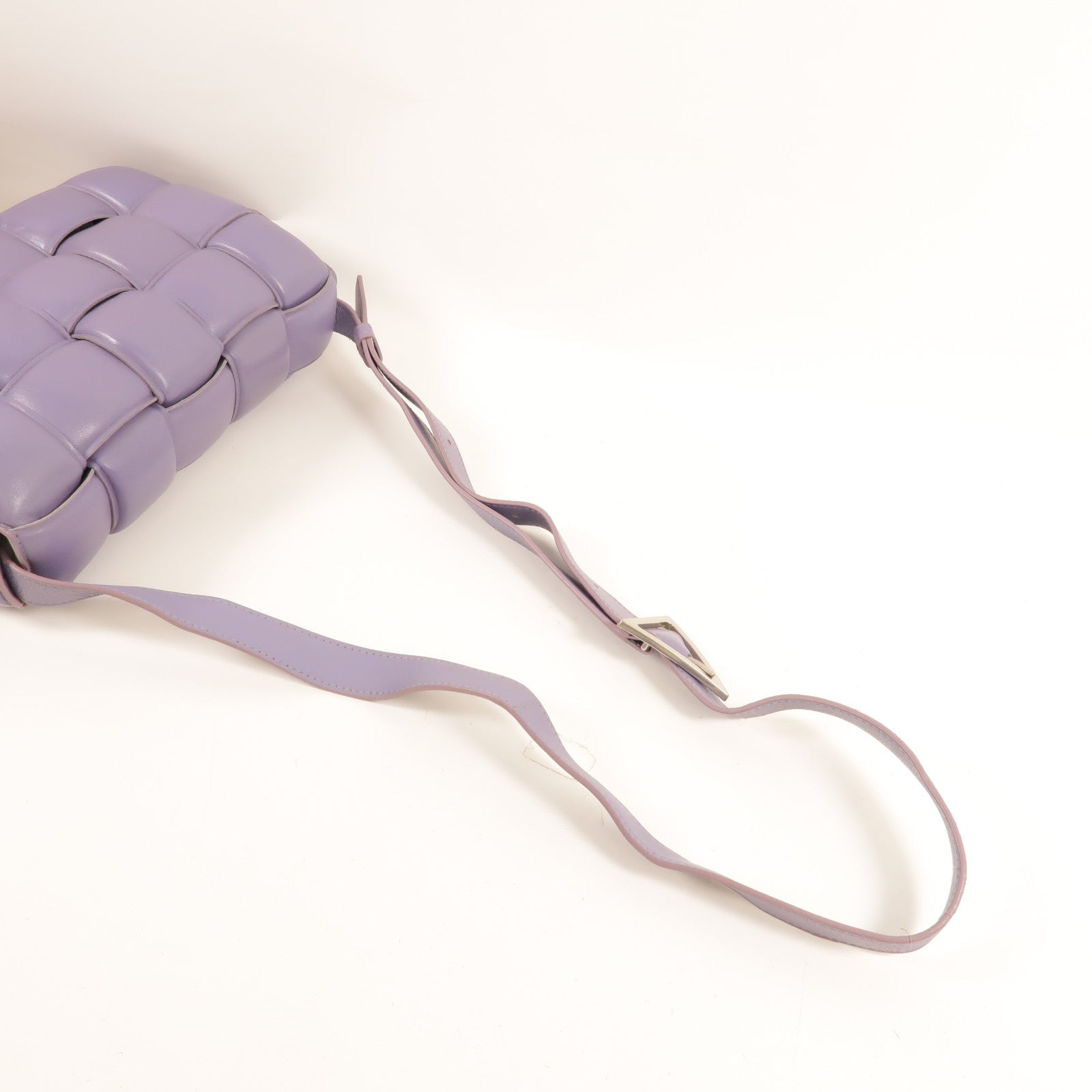 BOTTEGA VENETA 羊皮皮革Padded Cassette Small肩背袋