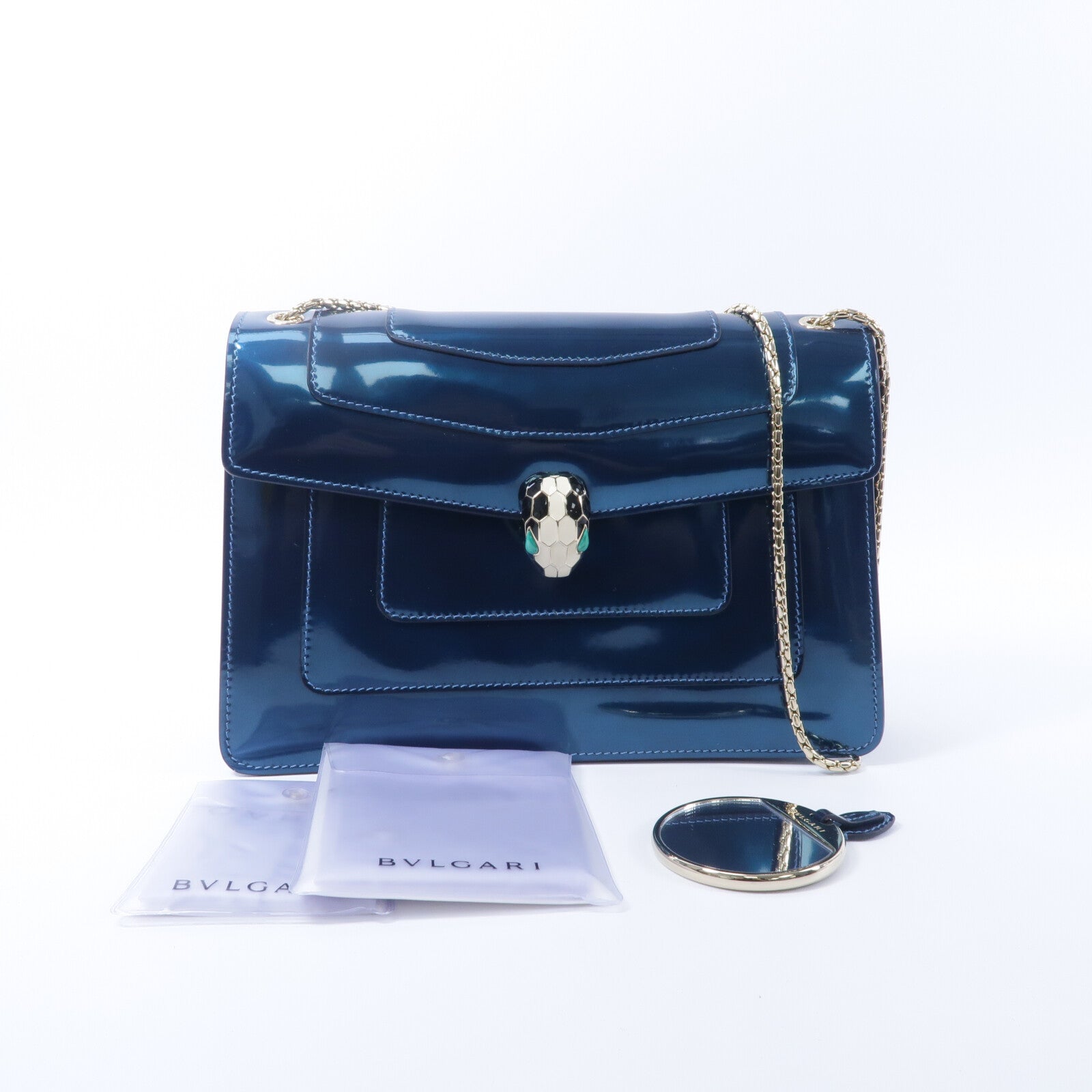 BVLGARI 漆皮皮革Serpenti Forever Medium鏈帶肩背袋