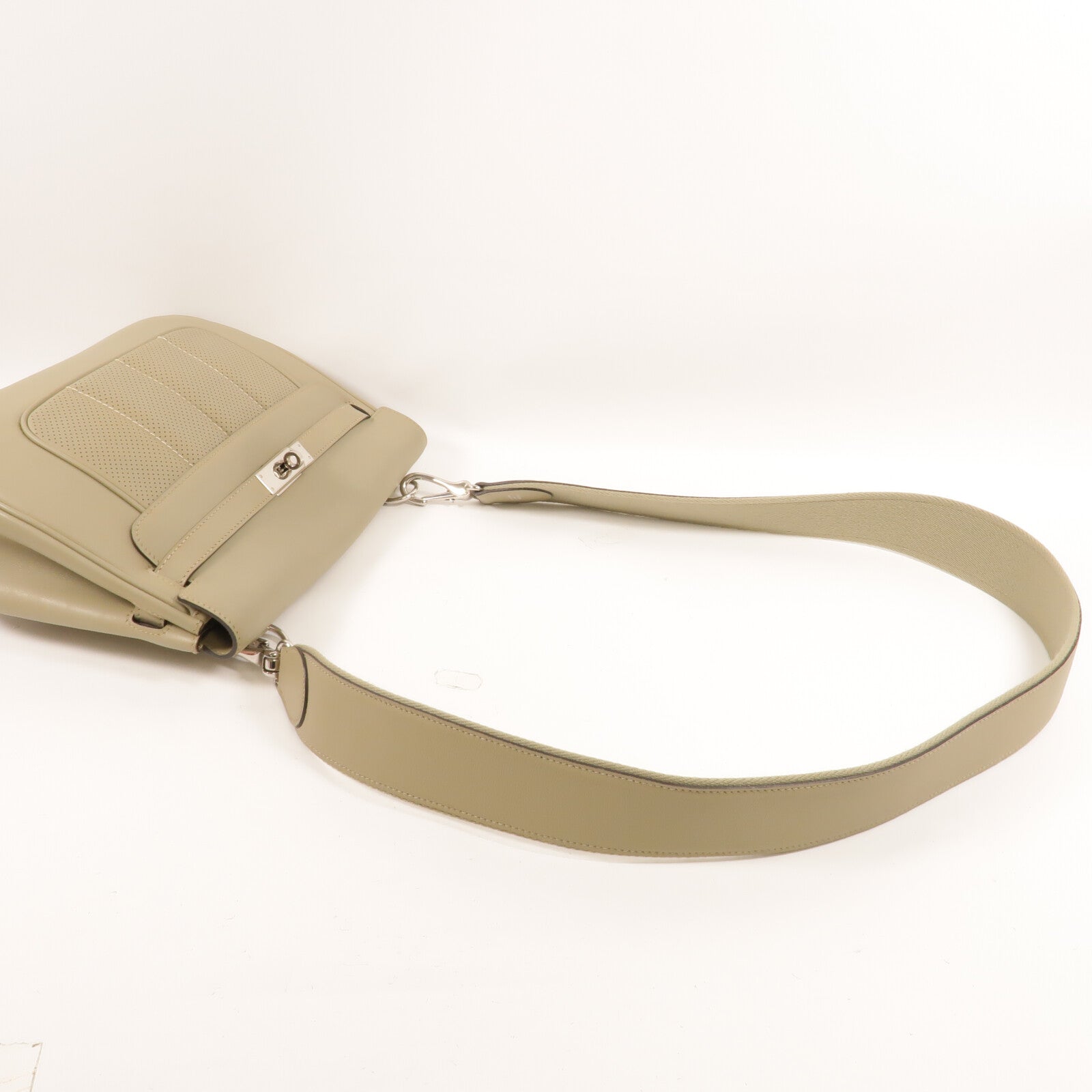 HERMES Swift皮革Berline 28肩背袋Sauge