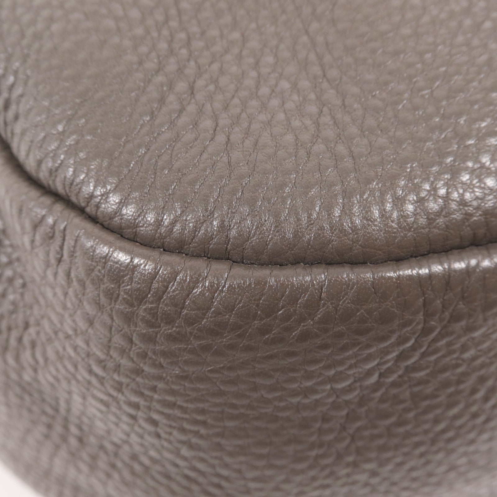 PRADA 牛皮皮革Shoulder Bag金扣肩背袋