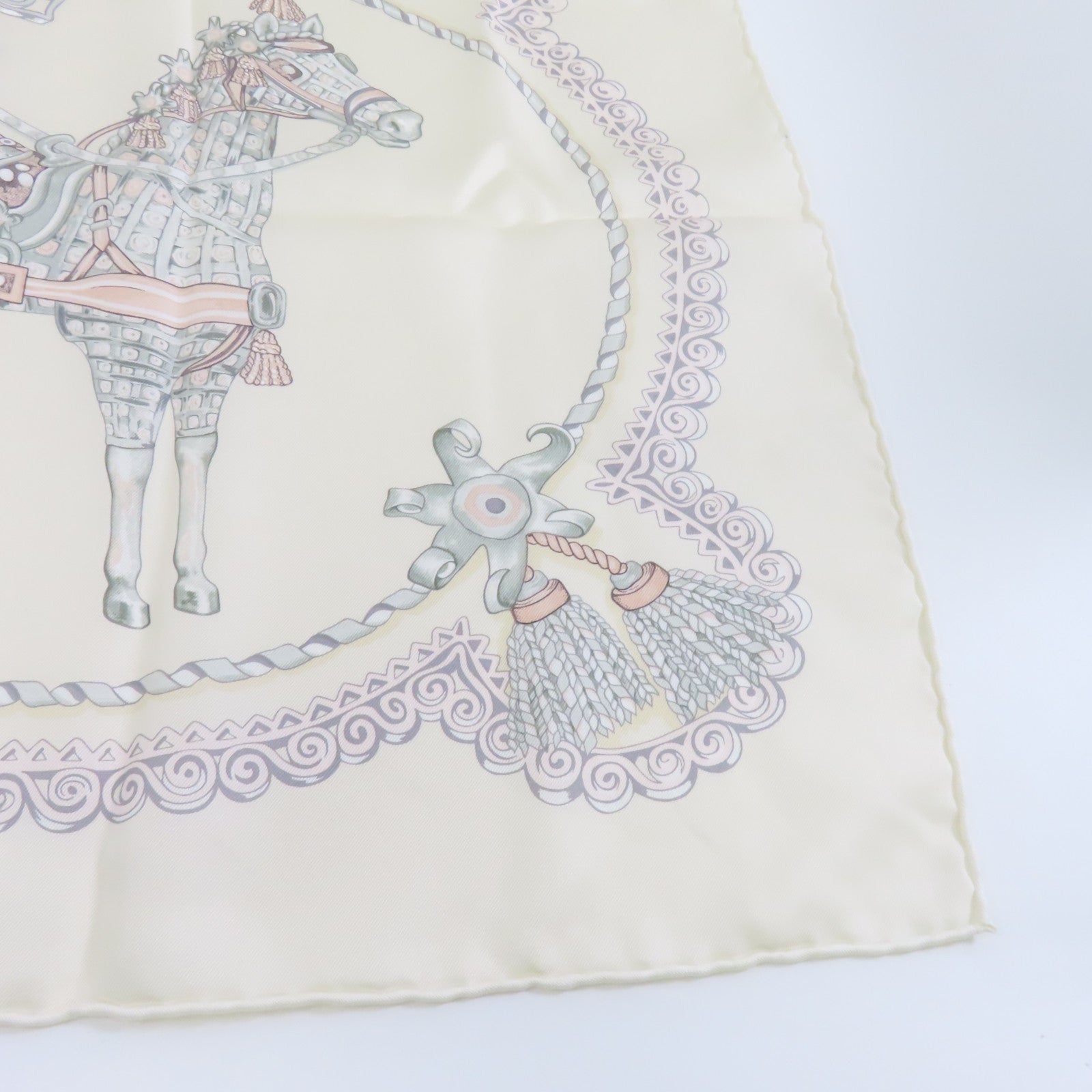 HERMES 絲質Scarf圍巾白色