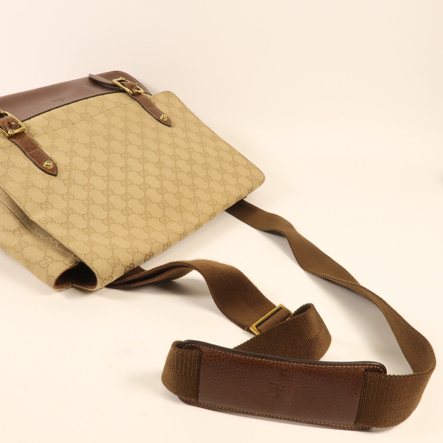 GUCCI 帆布Shoulder Bag金扣肩背袋