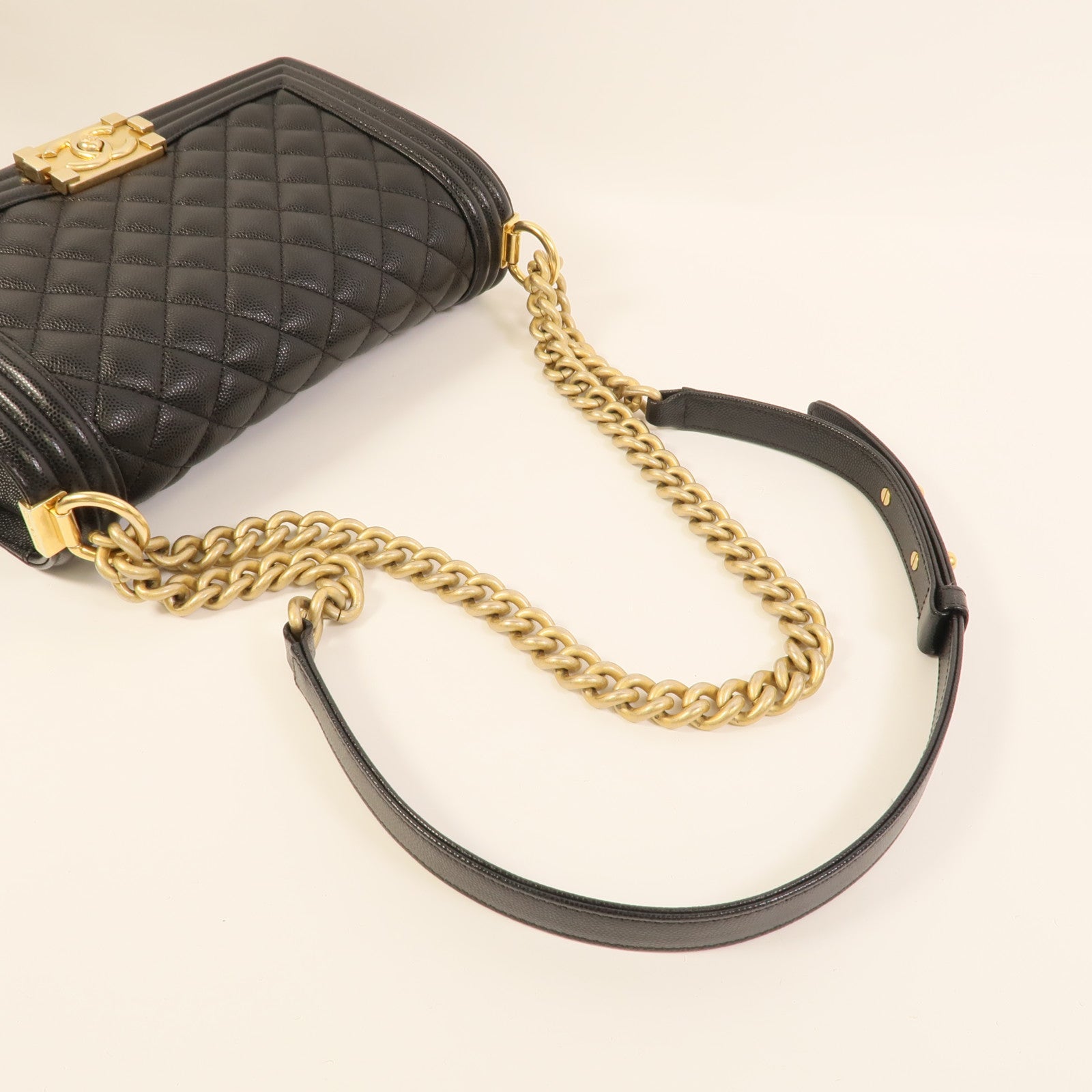 CHANEL 牛皮皮革Boy 25肩背袋