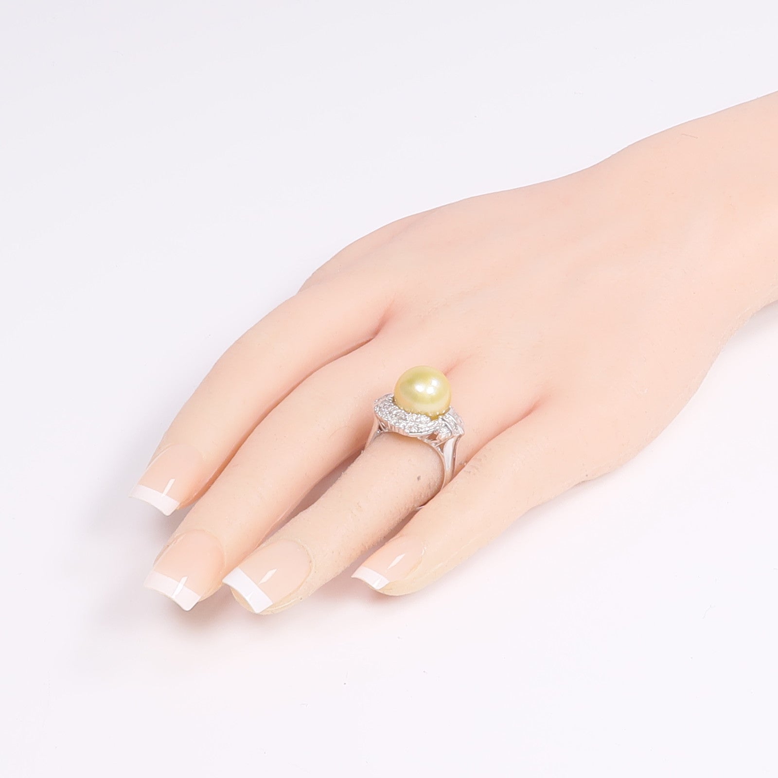 JEWELRY 18K白金Pearl Diamond Ring珍珠/鑽石戒指