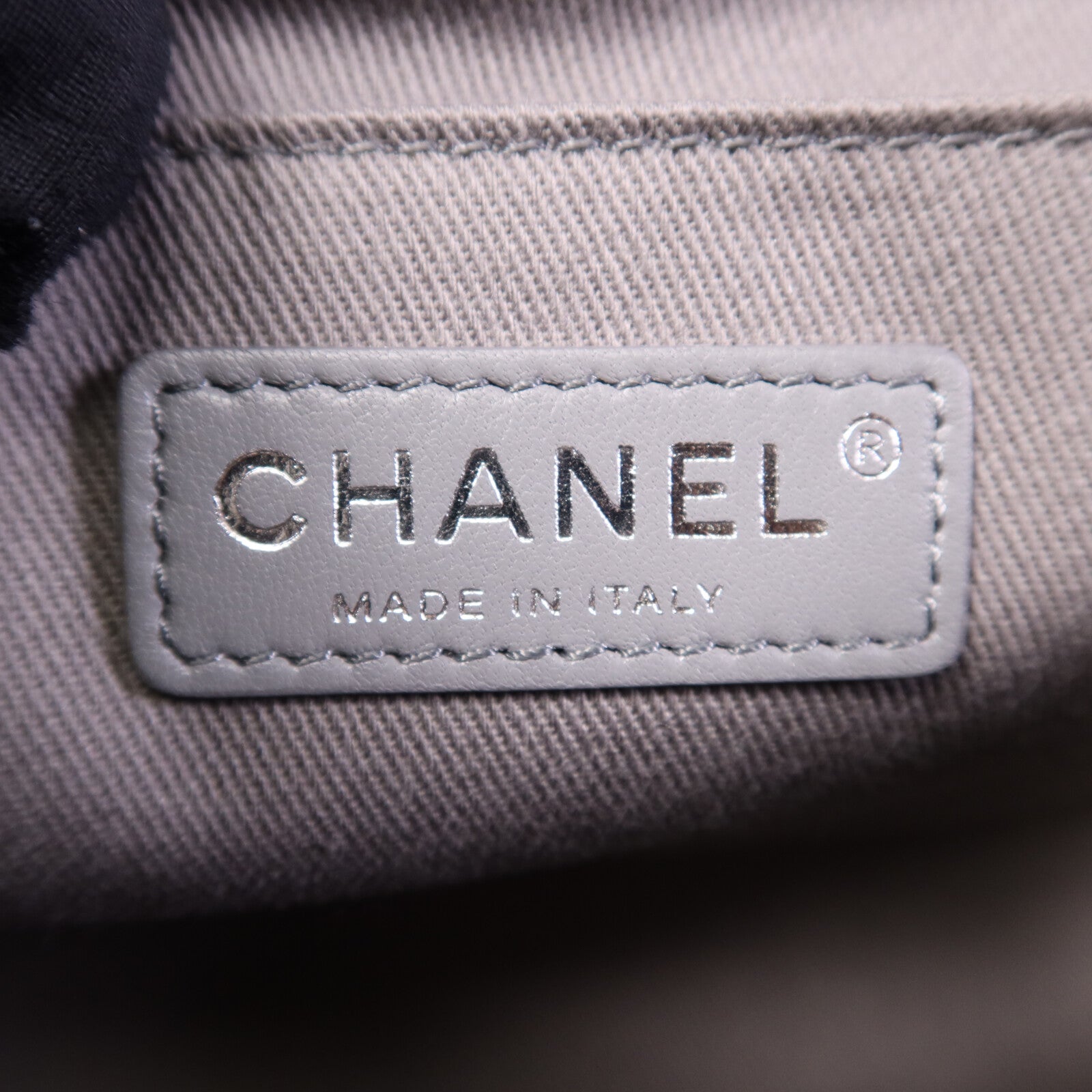 CHANEL 羊皮/魔鬼魚皮革Boy 25銀扣鏈帶肩背袋