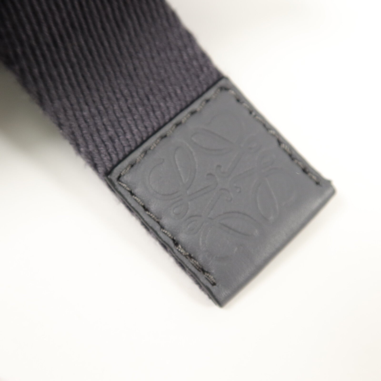 LOEWE 牛皮皮革Military Messenger XS肩背袋