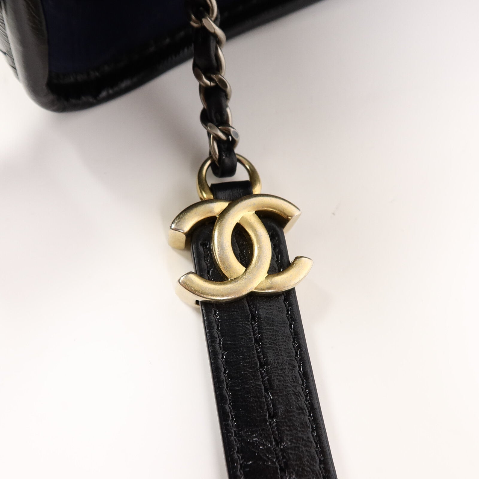 CHANEL 羊皮皮革Gabrielle Large鏈帶肩背袋