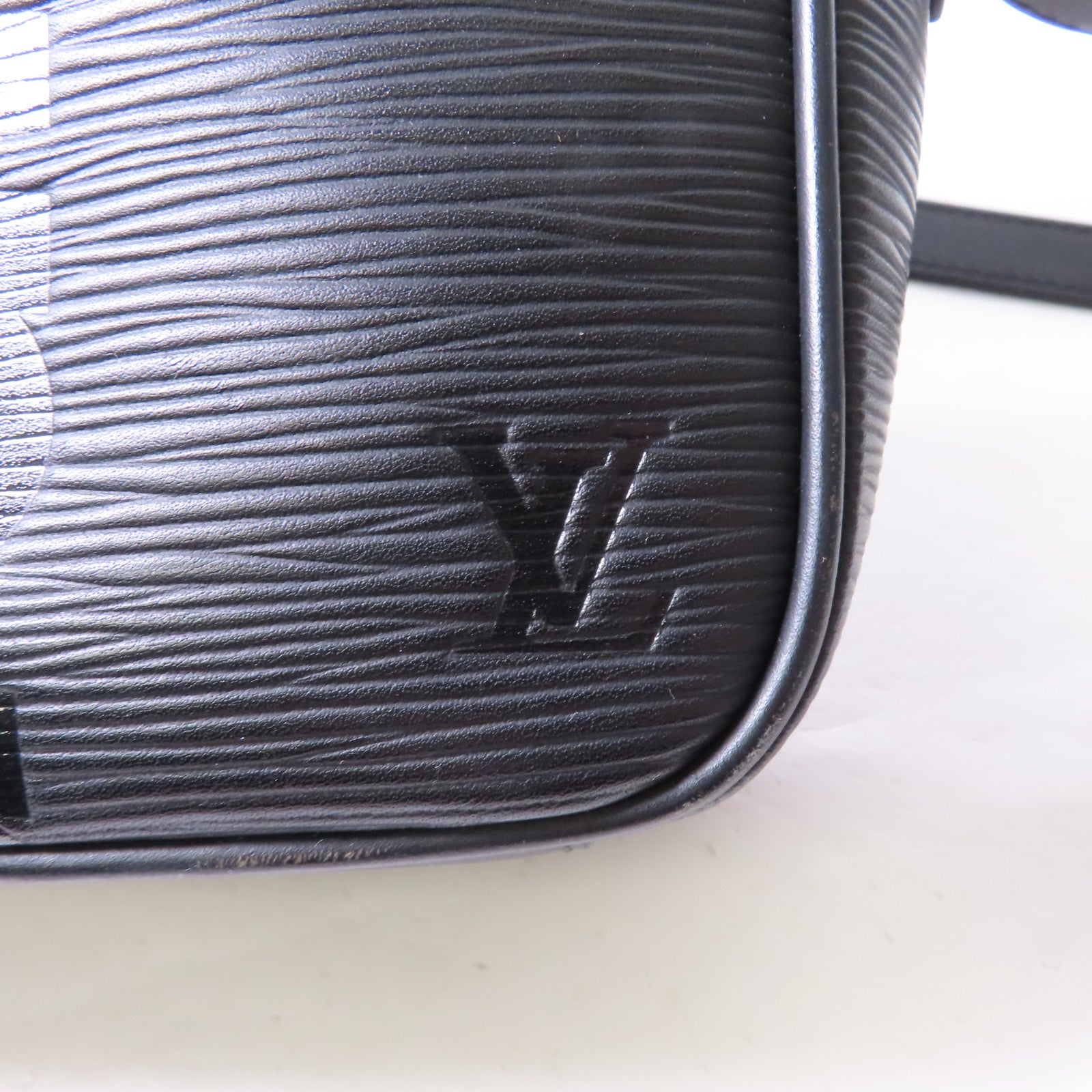 LOUIS VUITTON 【激減優惠】Epi Danbe Supreme銀扣肩背袋黑色