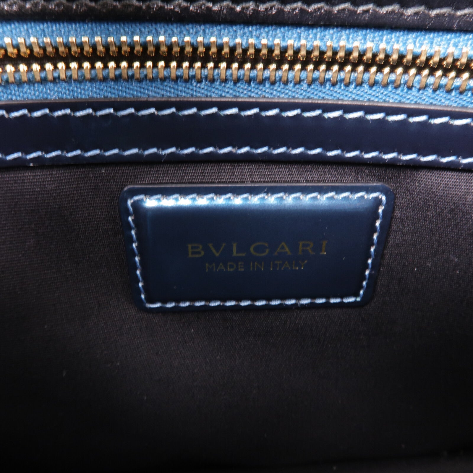 BVLGARI 漆皮皮革Serpenti Forever Medium鏈帶肩背袋