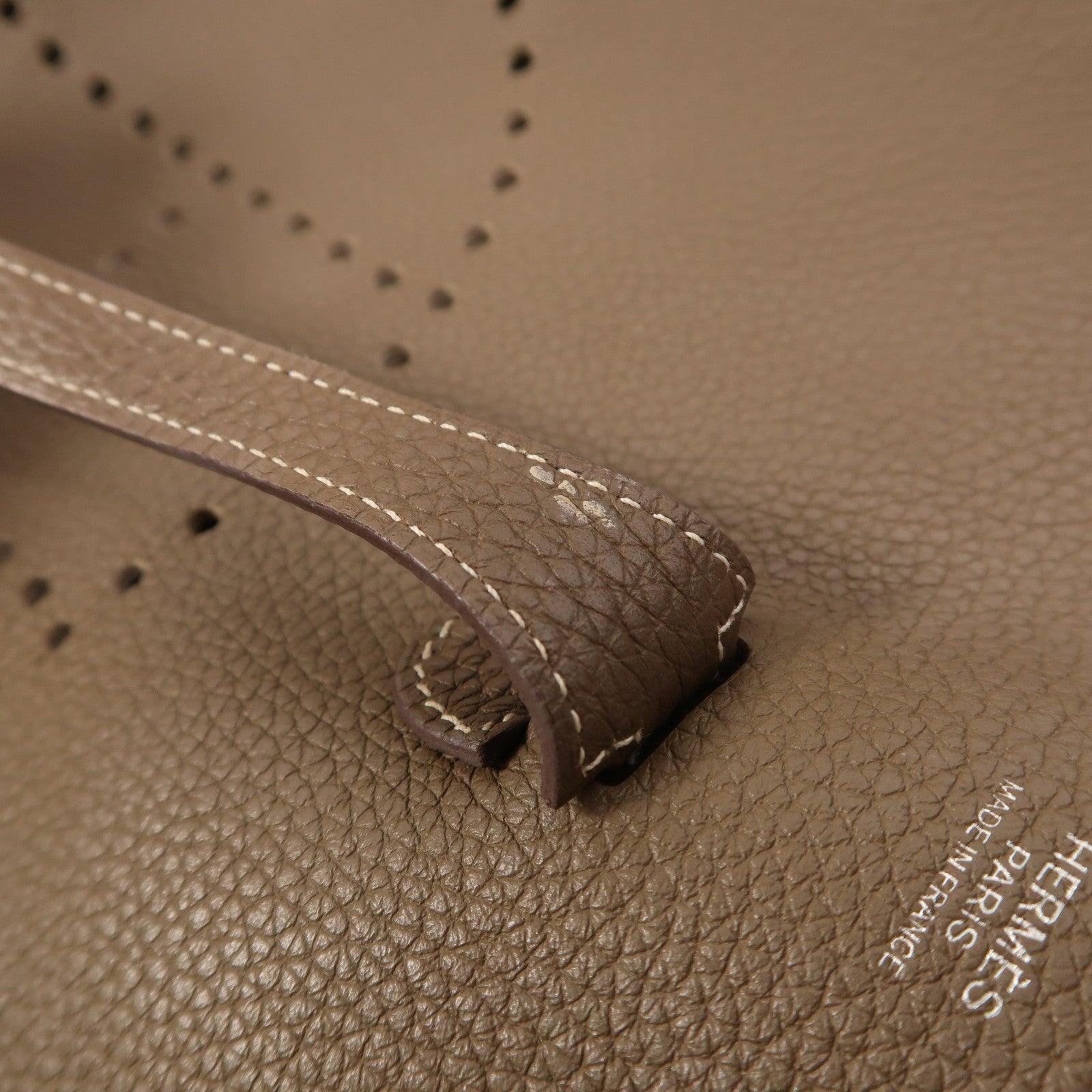 HERMES Clemence皮革Evelyne PM銀扣肩背袋Etoupe