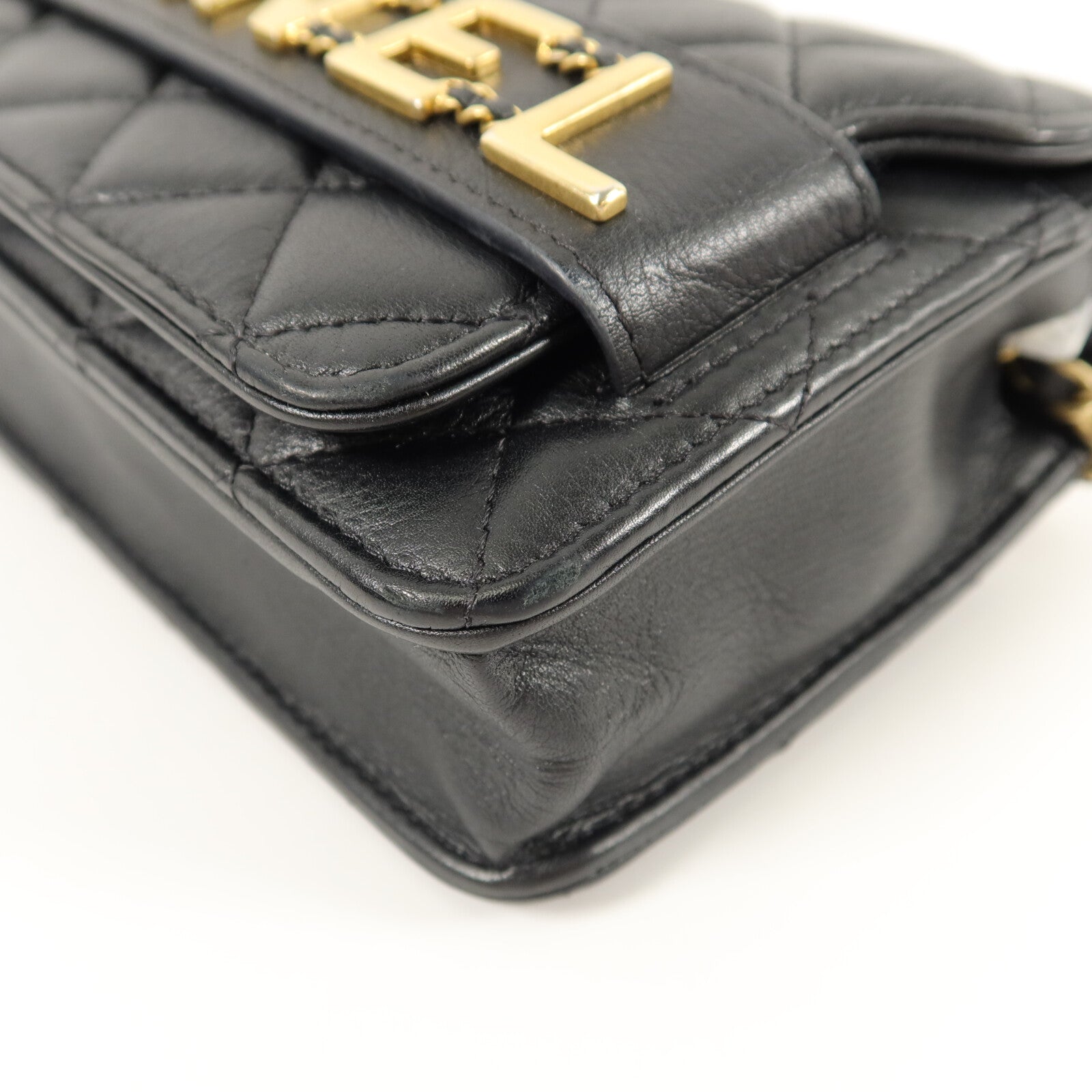CHANEL 牛皮皮革Wallet On Chain鏈帶肩背袋