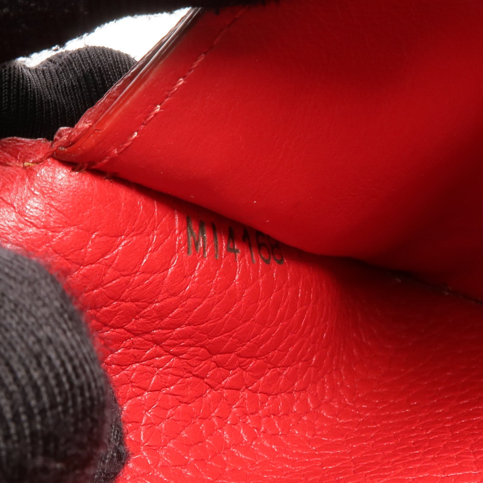 LOUIS VUITTON 牛皮皮革Portefeuille Capucines金扣長錢包