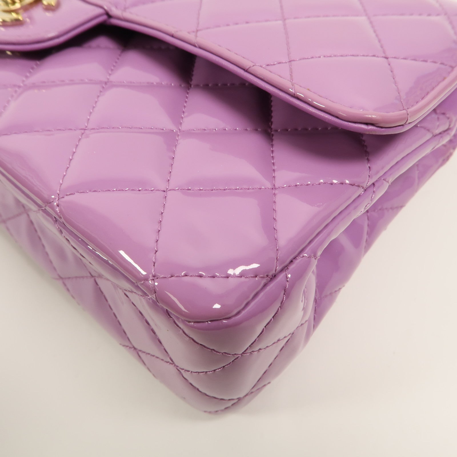 CHANEL 漆皮皮革Classic 25鏈帶肩背袋